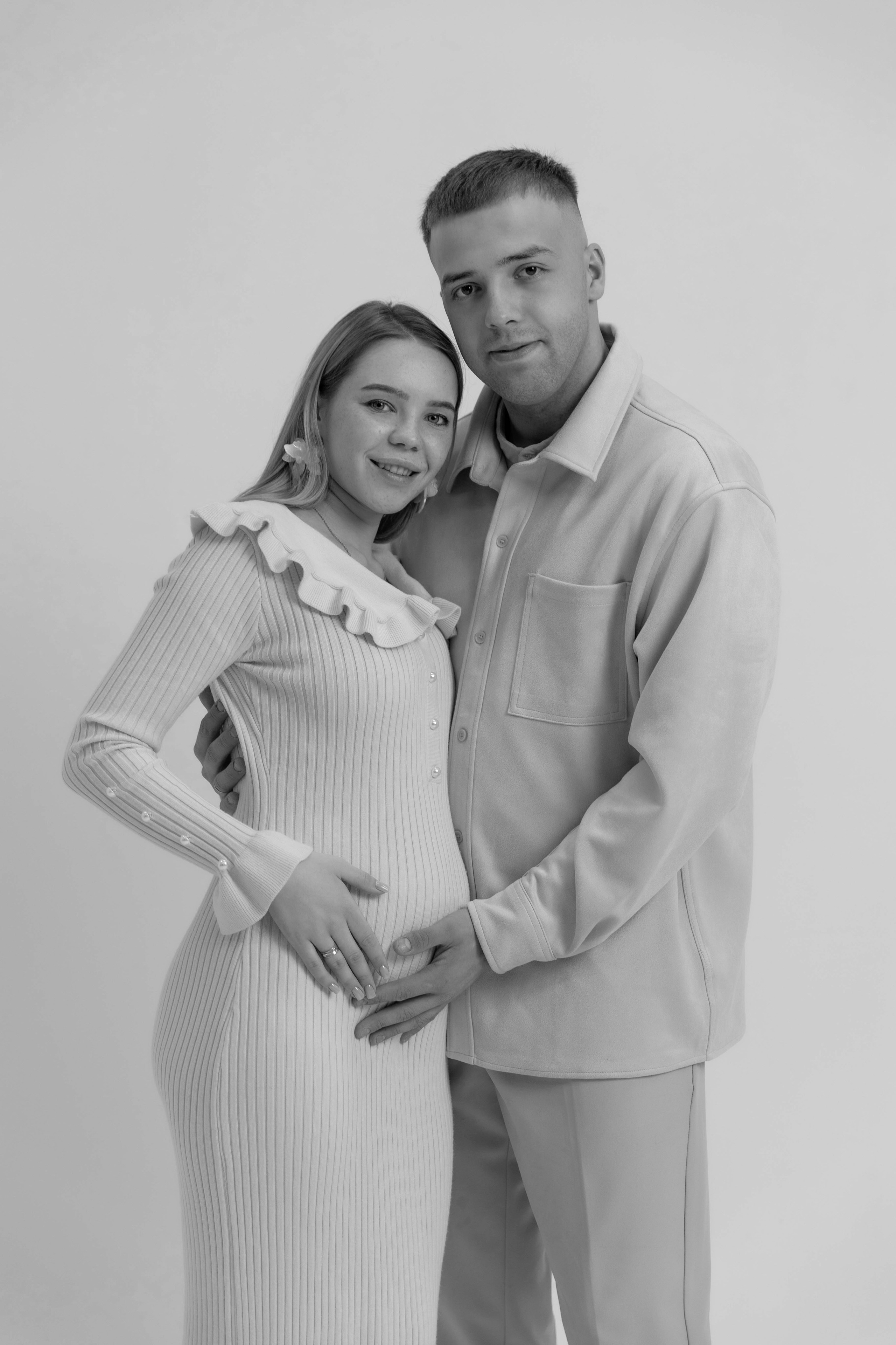 Беременность Марины и Кирилла в фотостудии. Свадебный семейный фотограф Костырина Светлана
