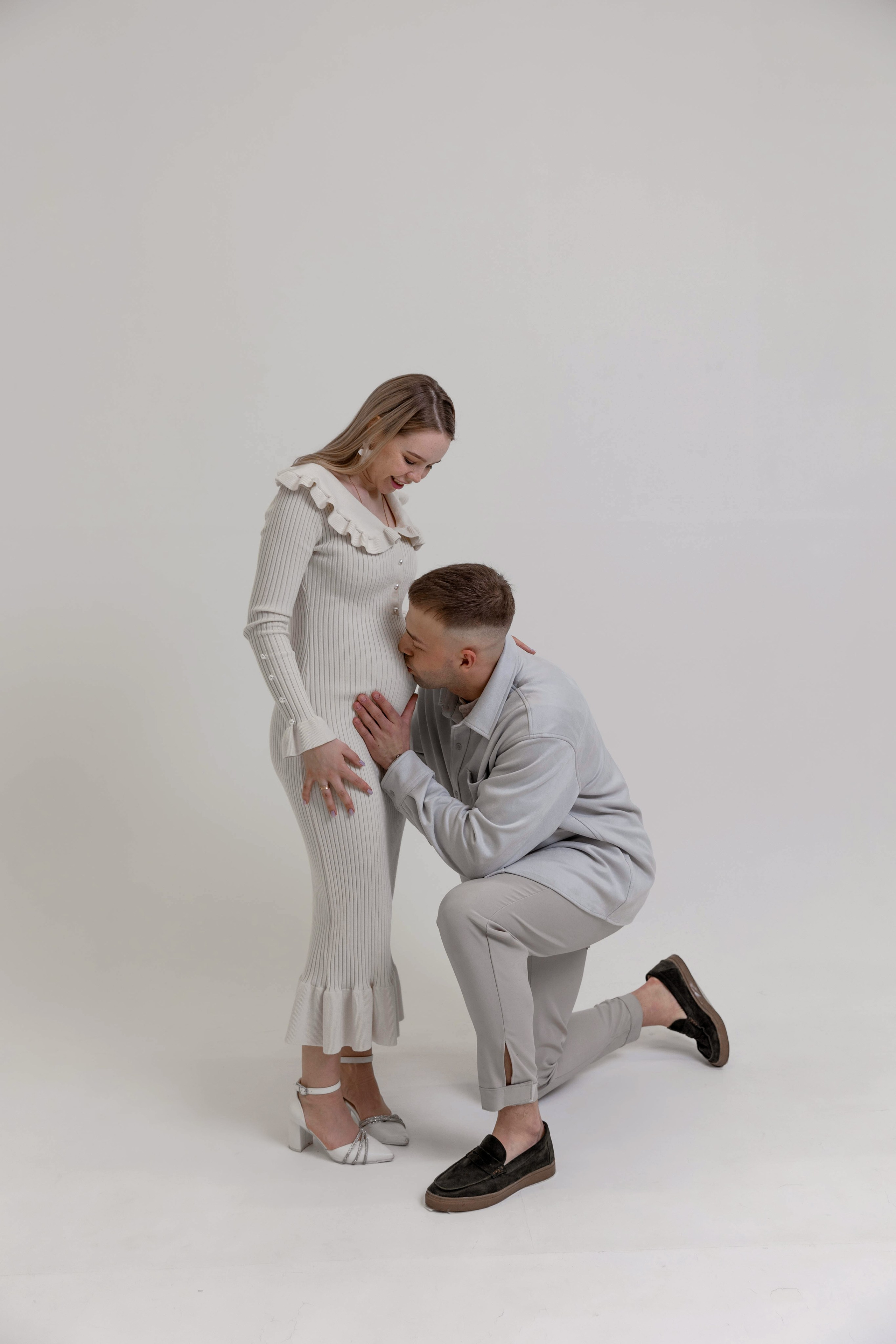 Беременность Марины и Кирилла в фотостудии. Свадебный семейный фотограф Костырина Светлана