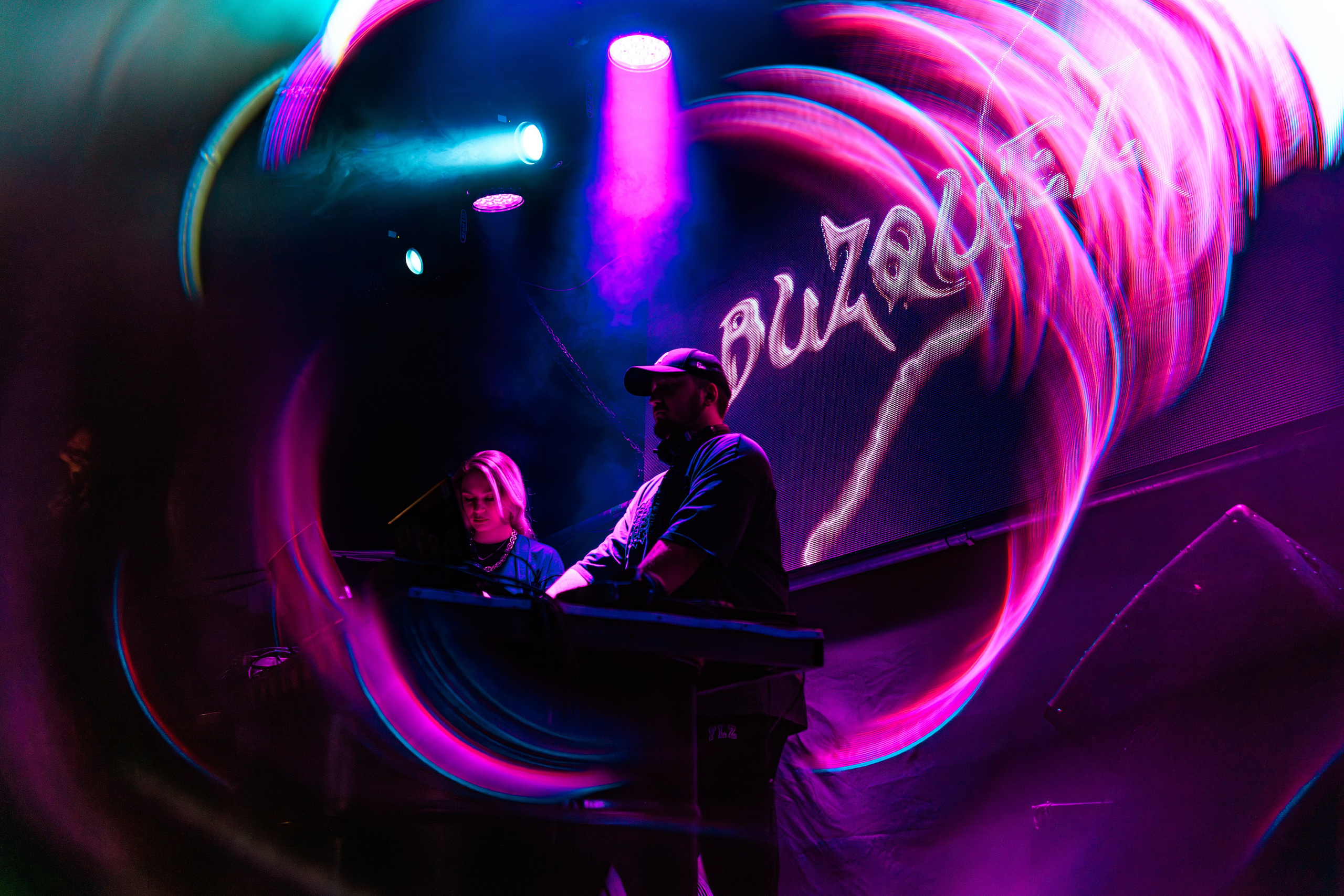 Emo lovers. Репортажный фотограф Екатеринбург | Яркий, качественный репортаж | Концерты, клубы, репортаж, праздники, корпоративы