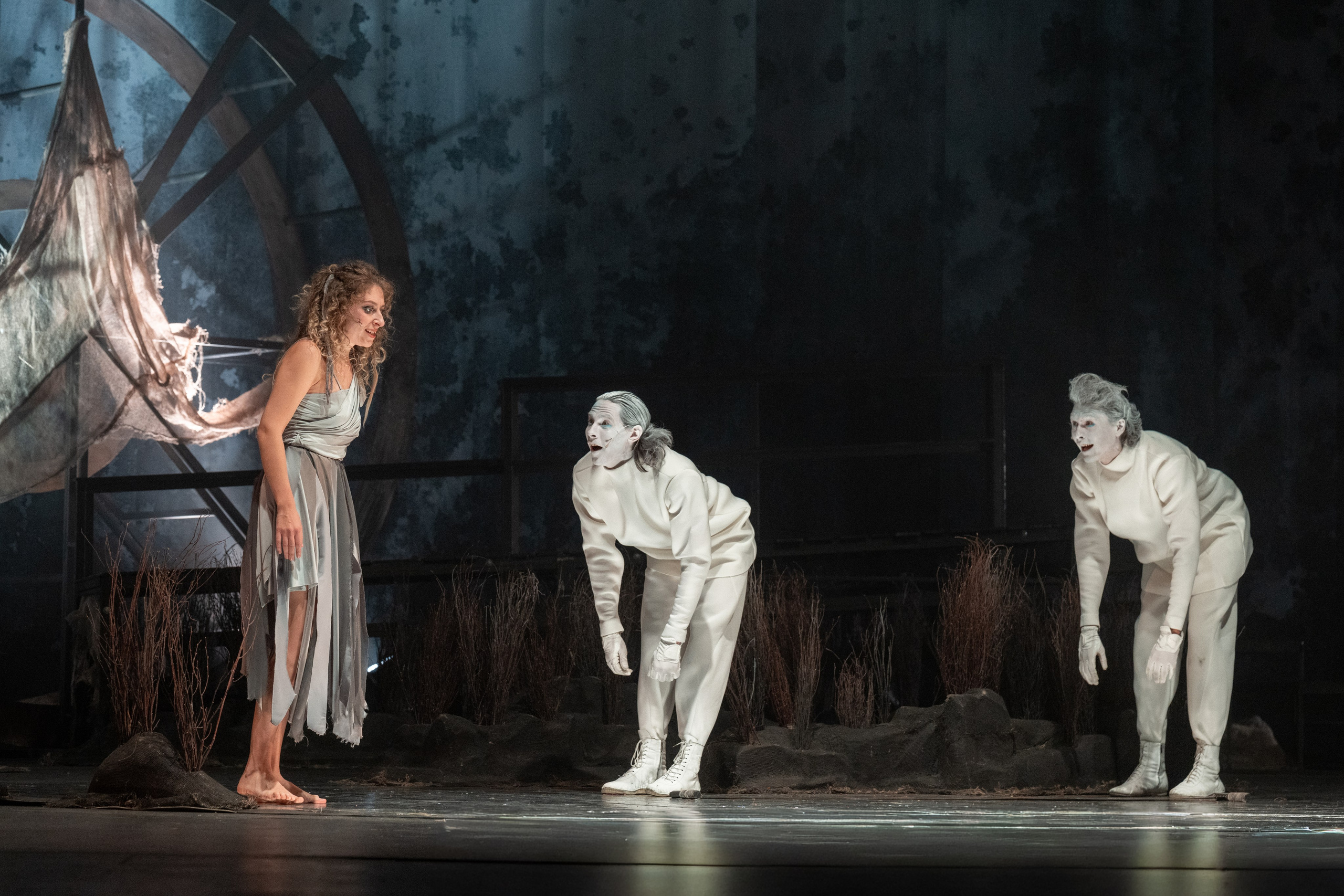 Алтайский молодёжный театр: Яга. Сайт фотографа Сергея Абрамова