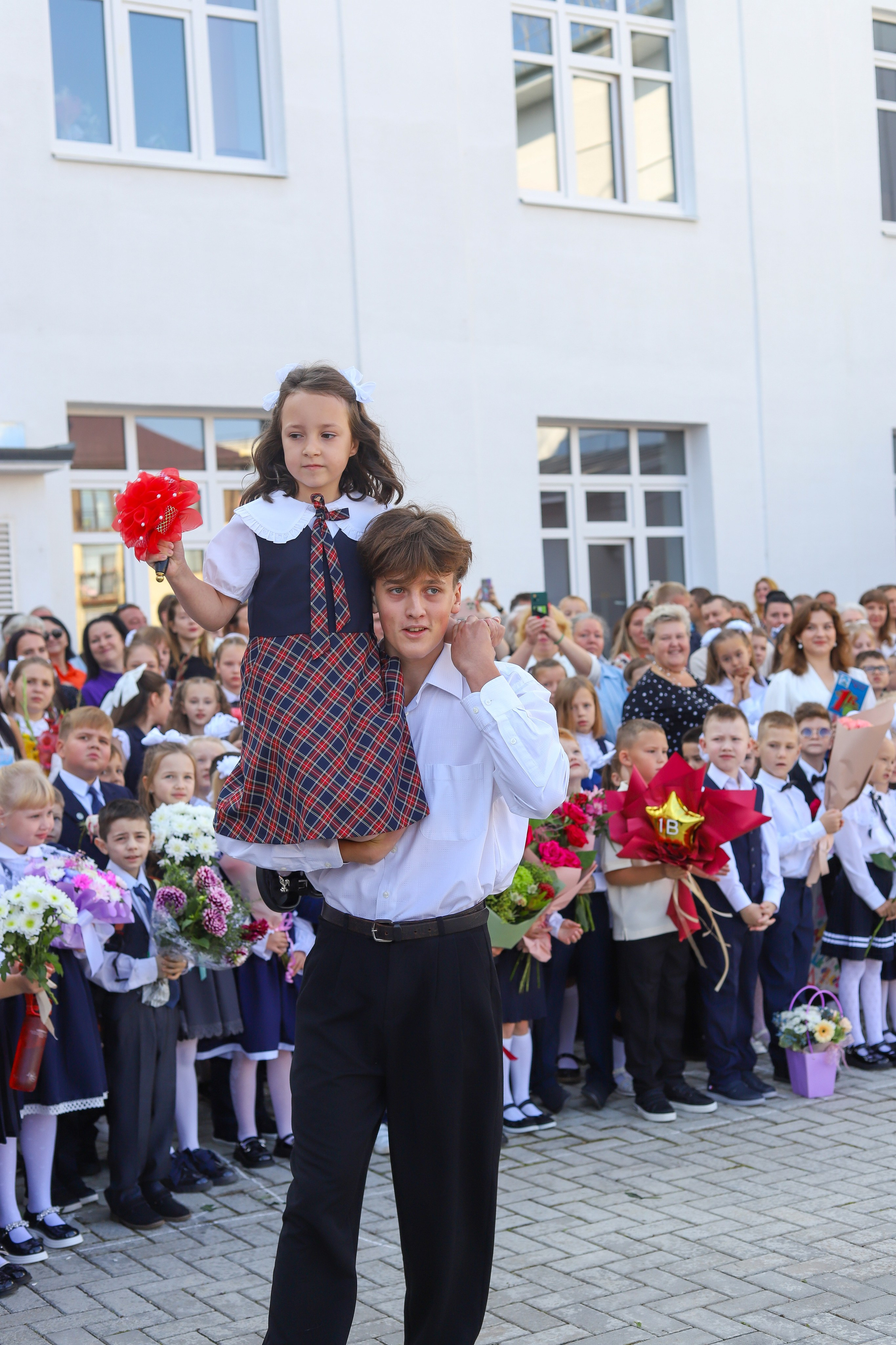 1 сентября. Выпускные альбомы, индивидуальные фотосессии в Костроме