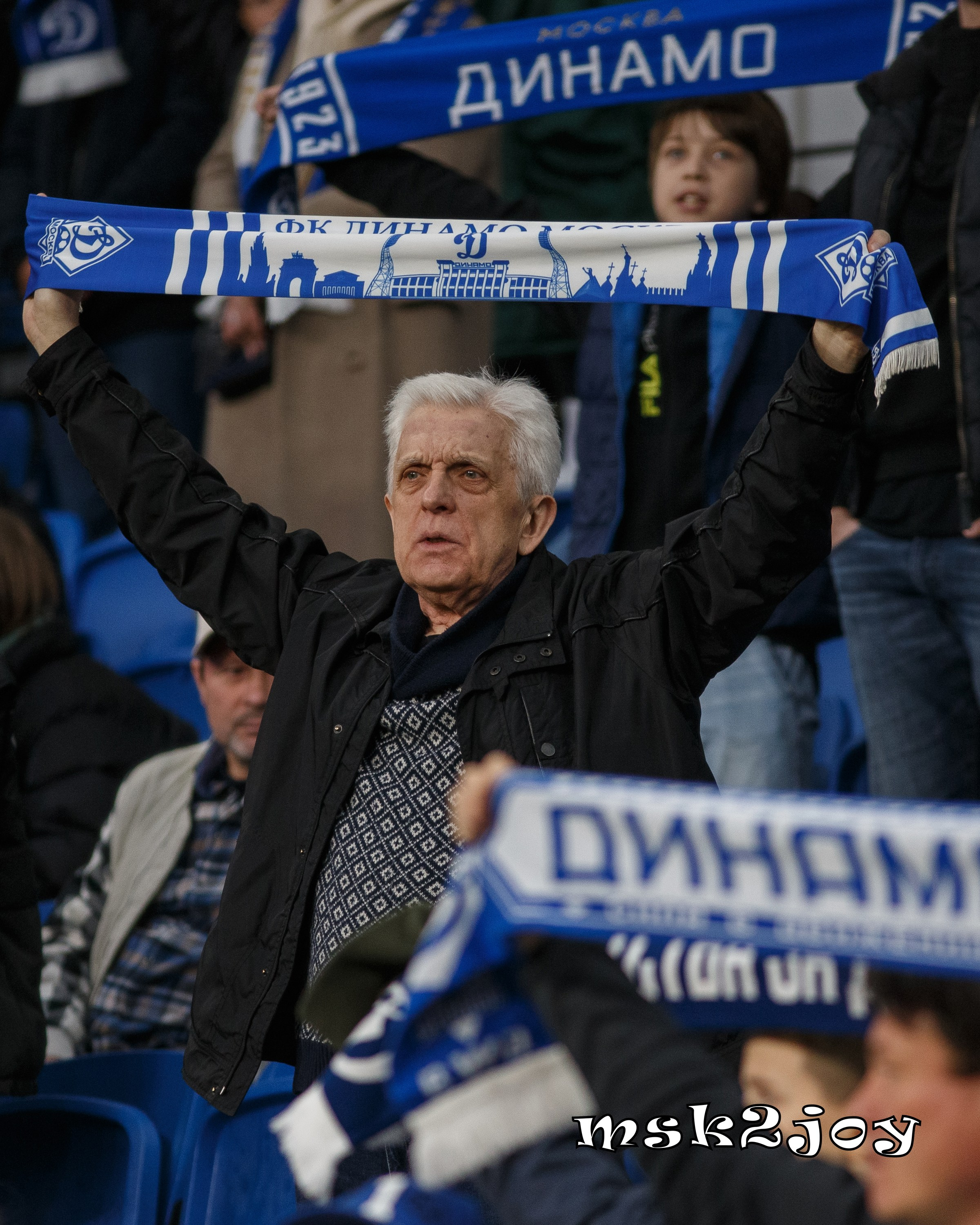 Болельщики футбольного клуба Динамо Москва. Фотограф - Михаил Тоцкий.