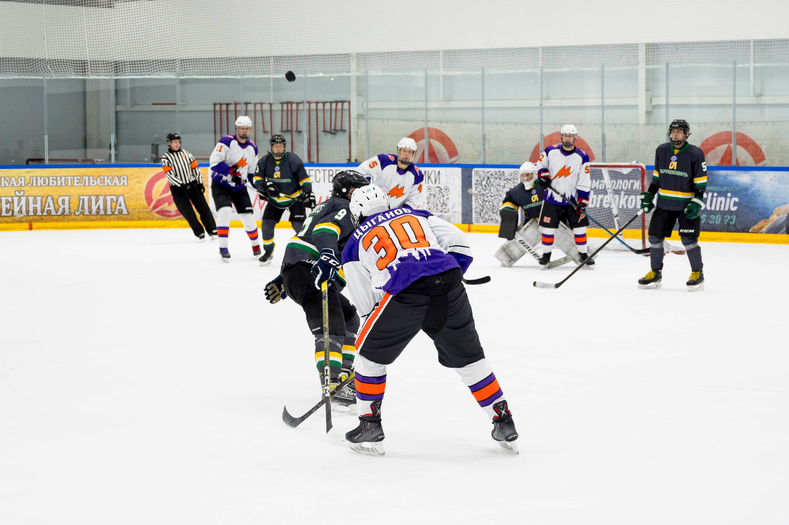 Хоккейный матч корпоративной команды Зарубежнефть. Репортажный фотограф и видеограф Слава Думчев. Тимбилдинги, отчетники, корпоративы