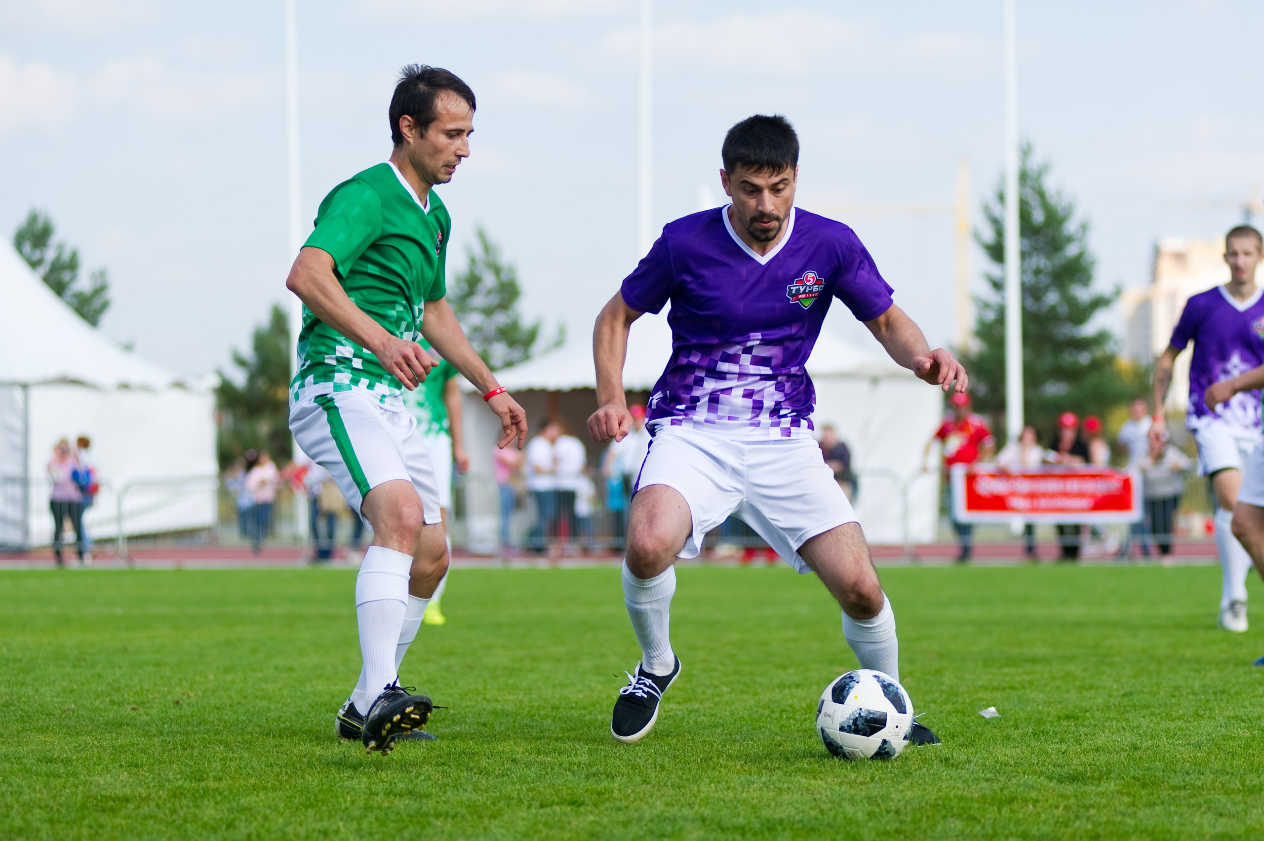 Турбофутбол (корпоративное соревнование «Пятерочки»). Репортажный фотограф и видеограф Слава Думчев. Тимбилдинги, отчетники, корпоративы
