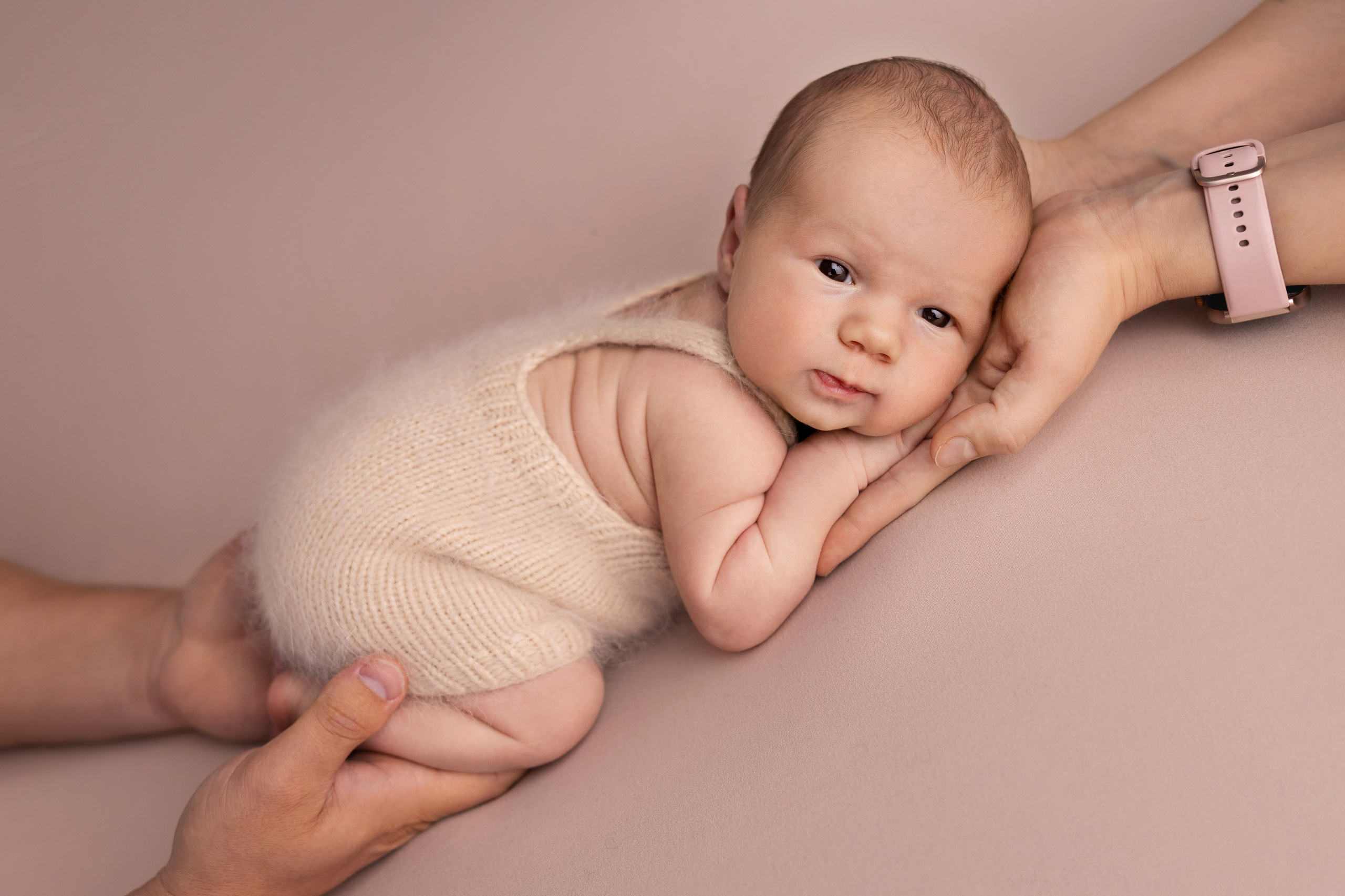 Классическая фотосессия малыша. Фотограф новорожденных малышей в Омске и Омской области Эльвира Камаева