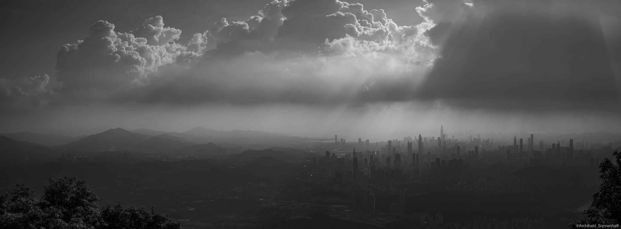 Shenzhen hike. Photographer in Guangzhou, China. Archibald Sonnenhaft