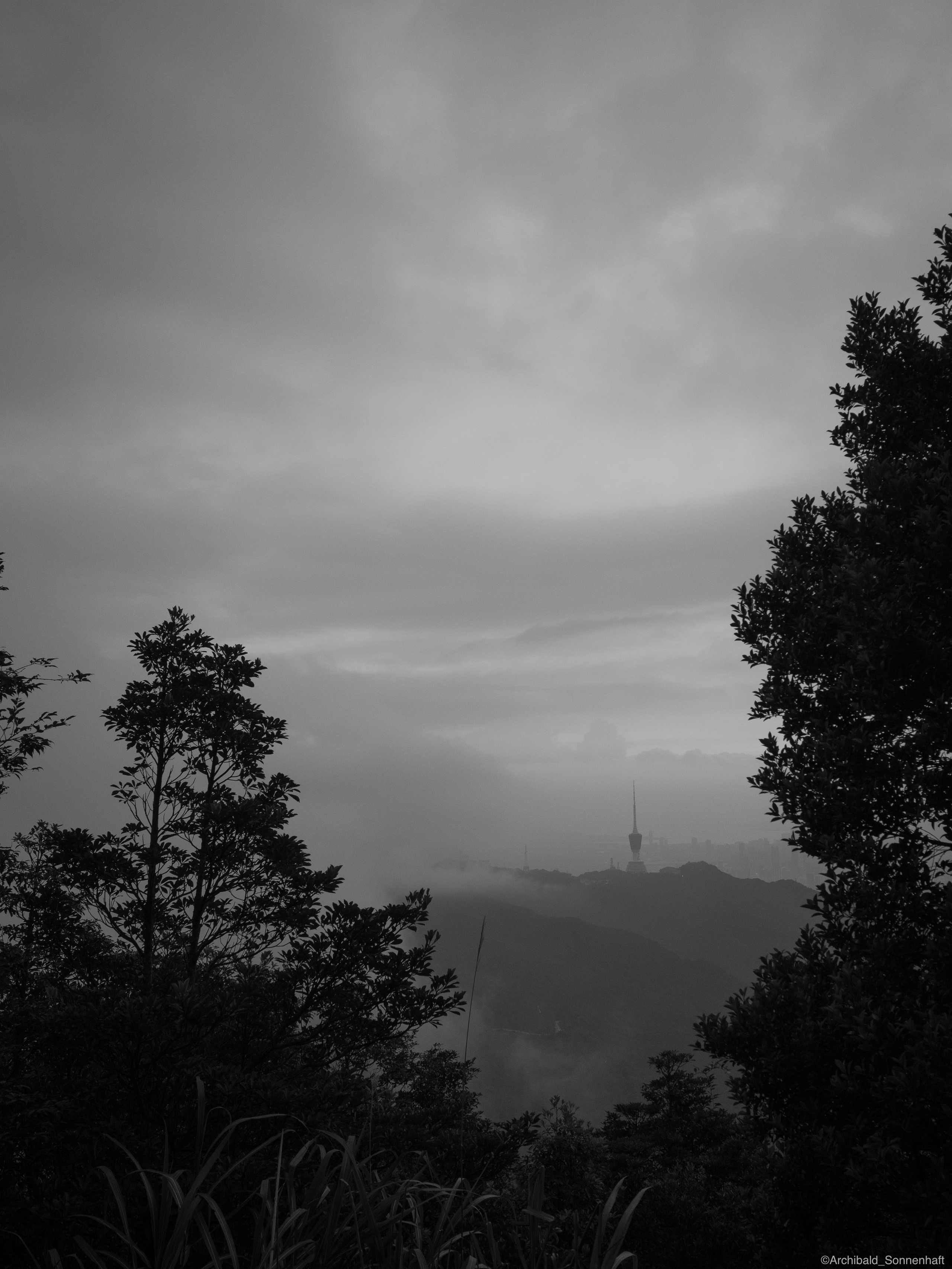 Shenzhen hike. Photographer in Guangzhou, China. Archibald Sonnenhaft