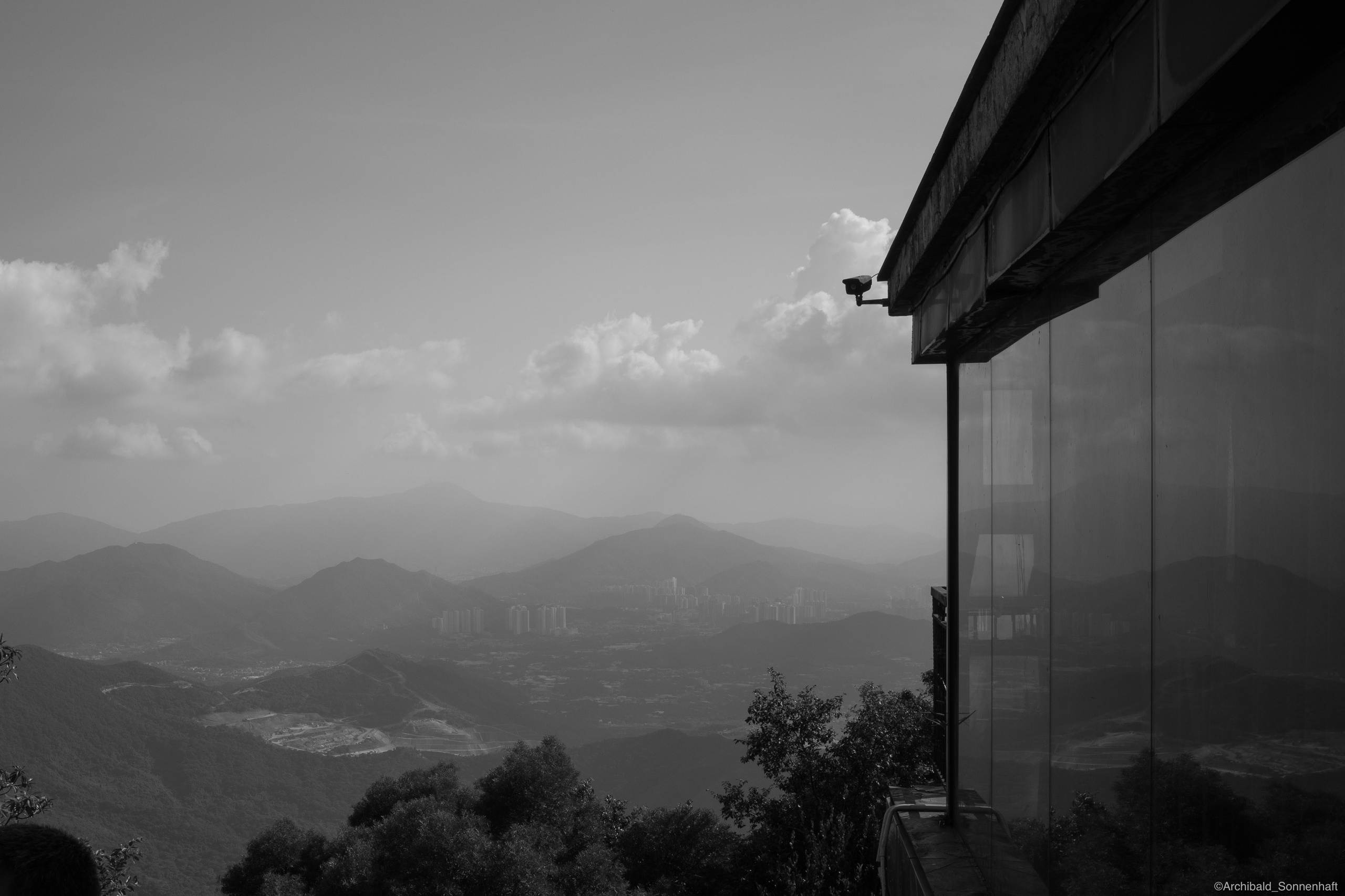 Shenzhen hike. Photographer in Guangzhou, China. Archibald Sonnenhaft