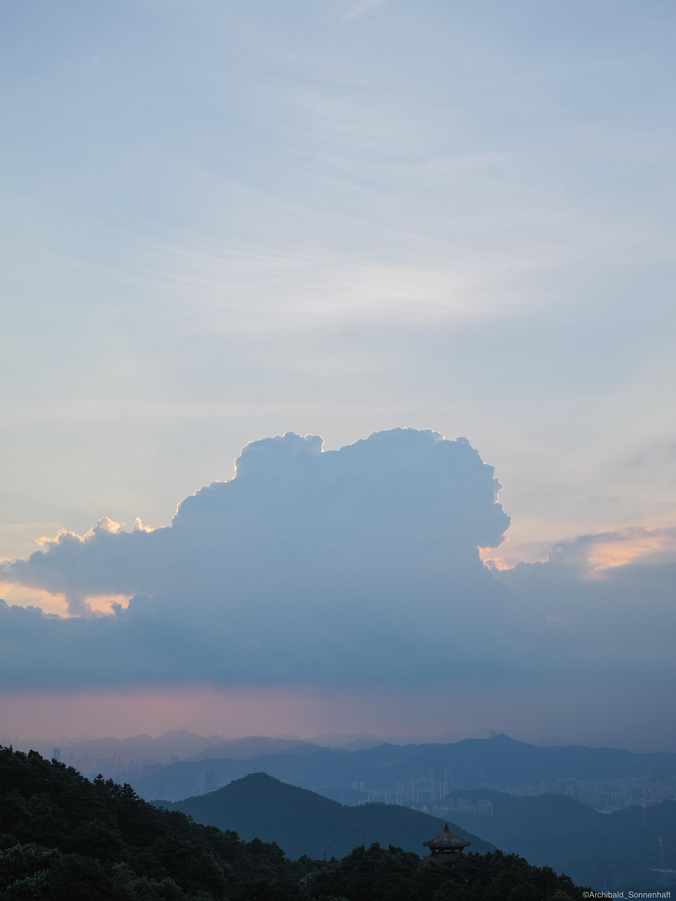 Shenzhen hike. Photographer in Guangzhou, China. Archibald Sonnenhaft