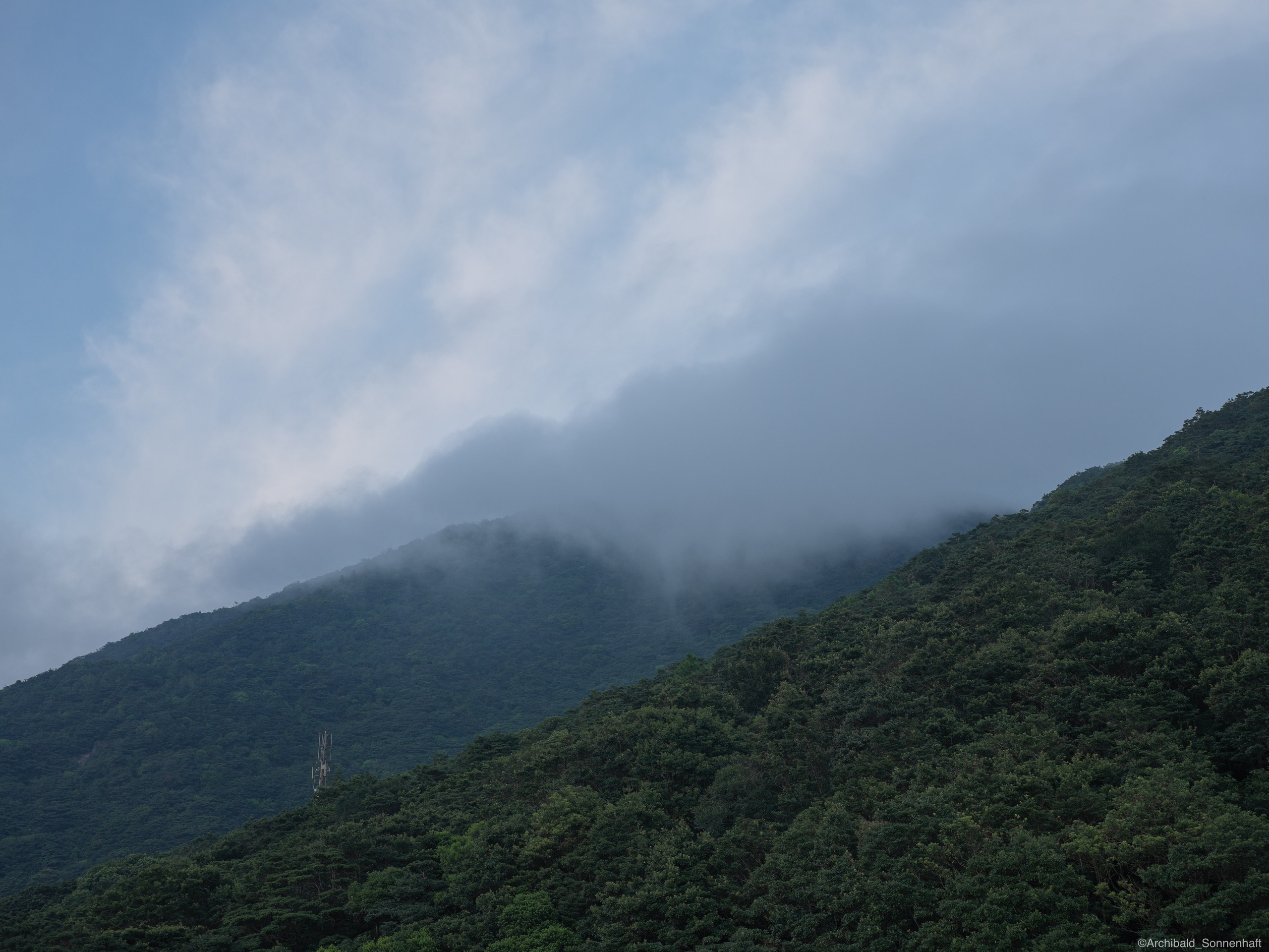 Shenzhen hike. Photographer in Guangzhou, China. Archibald Sonnenhaft