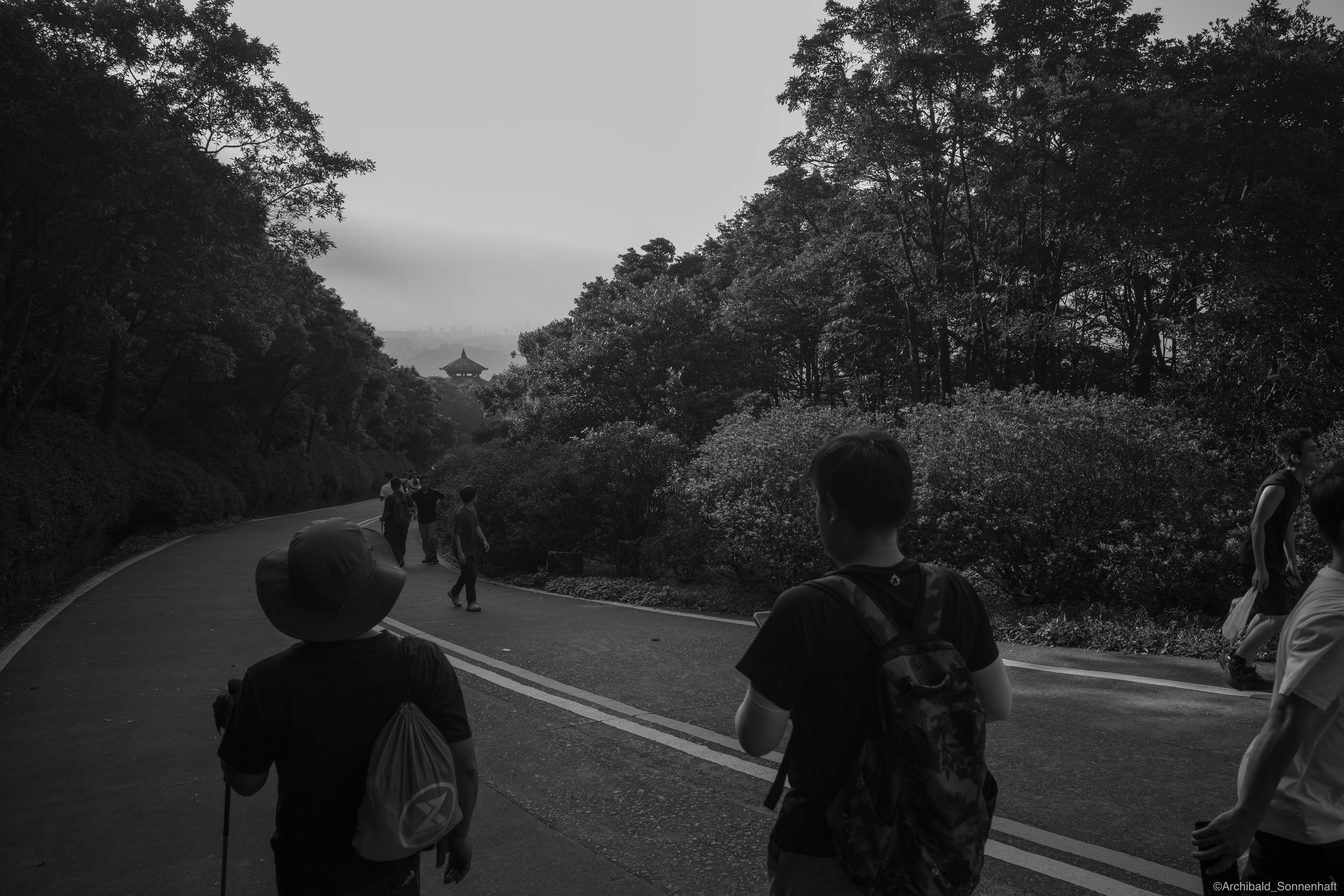 Shenzhen hike. Photographer in Guangzhou, China. Archibald Sonnenhaft