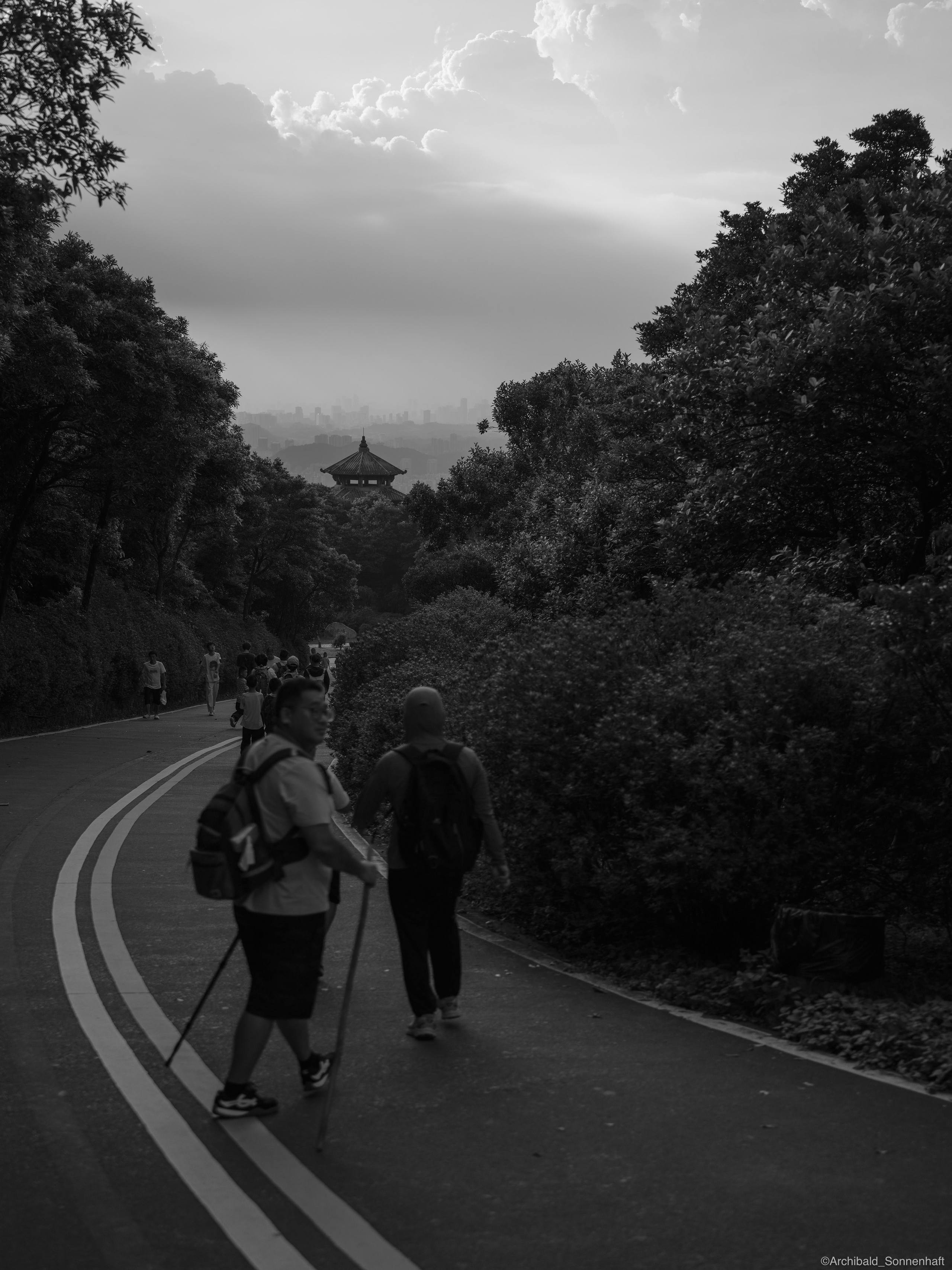 Shenzhen hike. Photographer in Guangzhou, China. Archibald Sonnenhaft