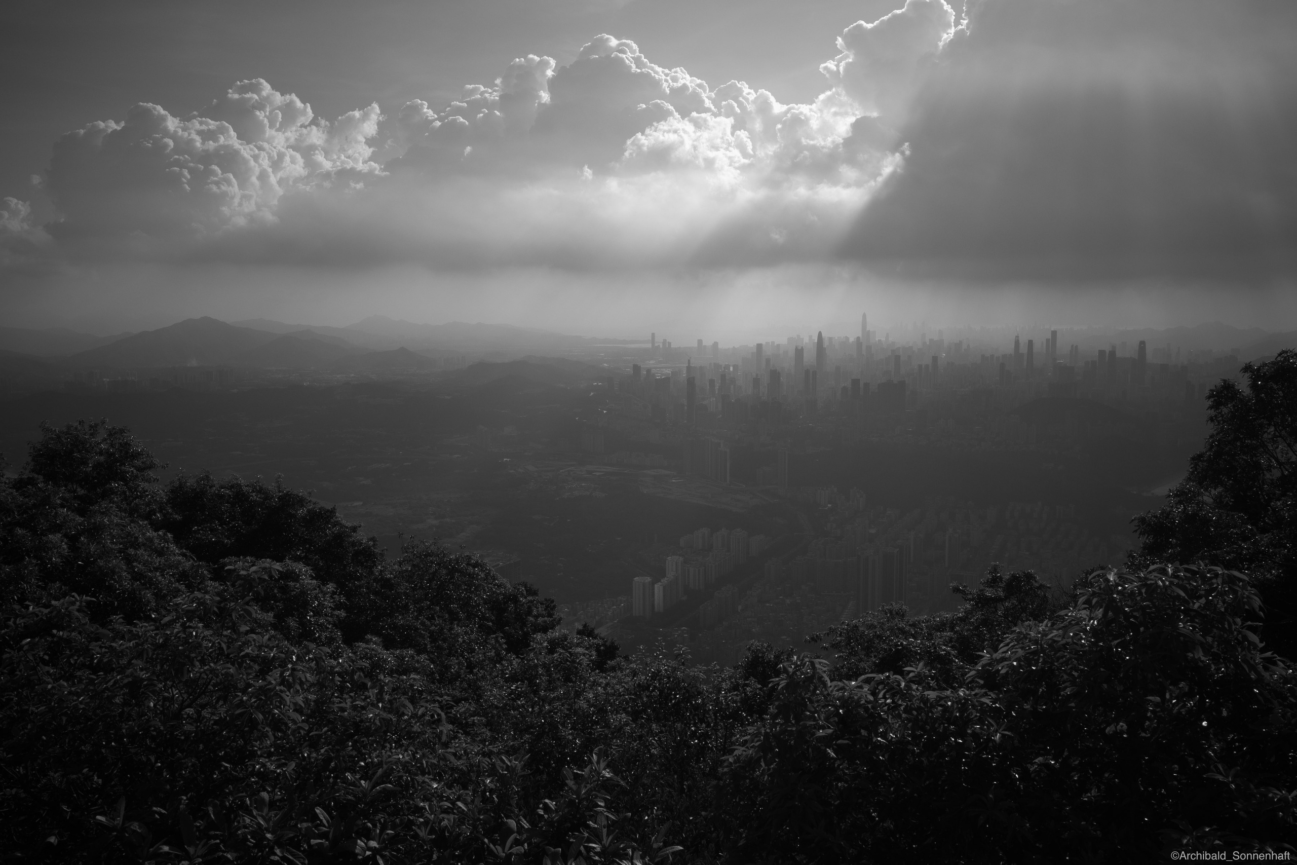 Shenzhen hike. Photographer in Guangzhou, China. Archibald Sonnenhaft