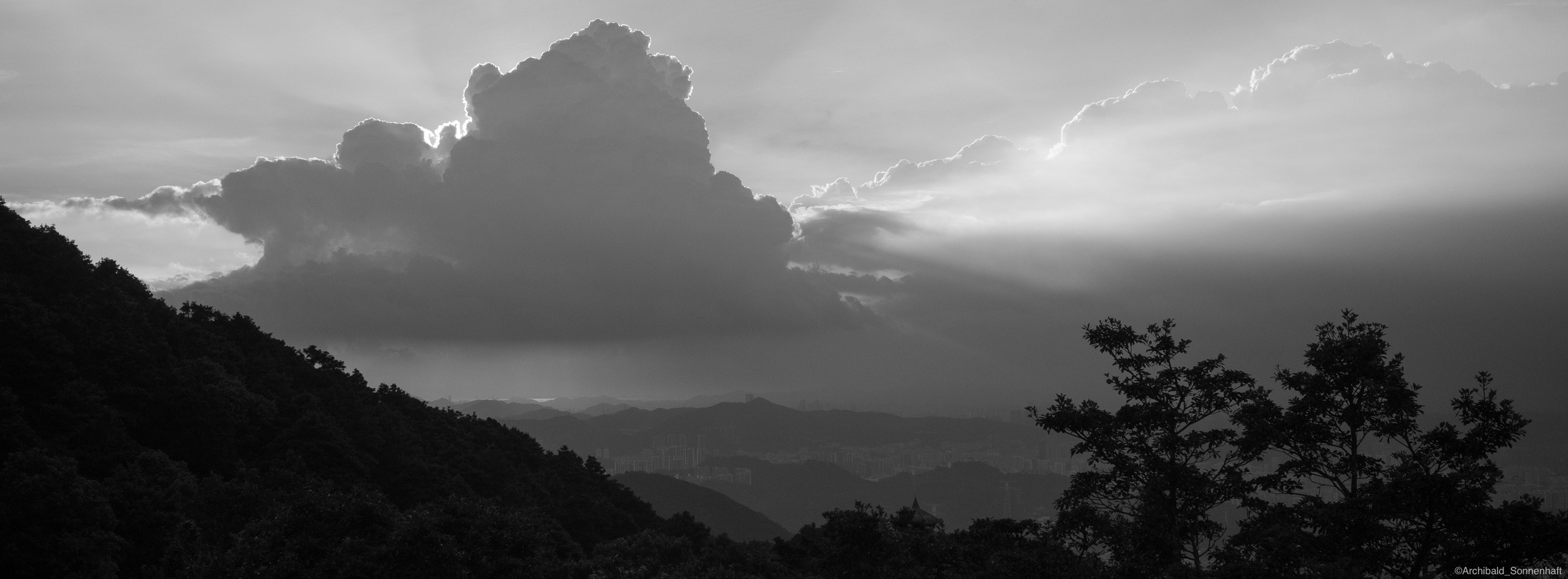 Shenzhen hike. Photographer in Guangzhou, China. Archibald Sonnenhaft