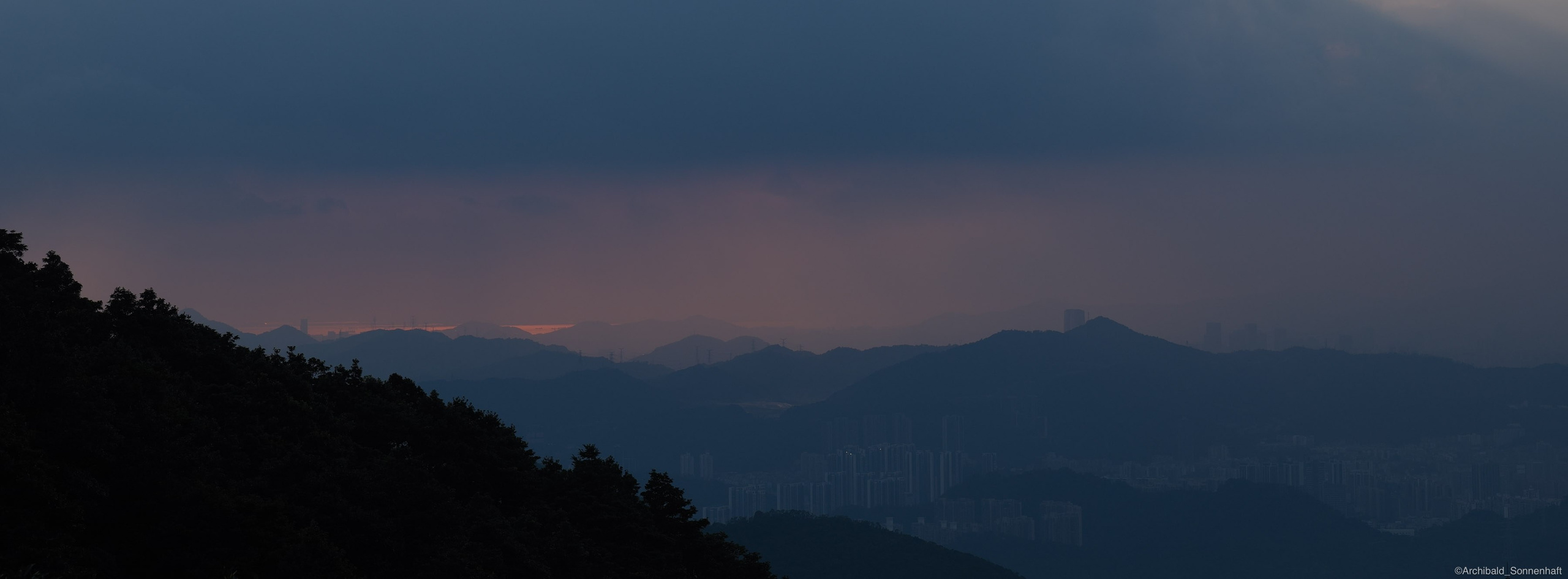 Shenzhen hike. Photographer in Guangzhou, China. Archibald Sonnenhaft