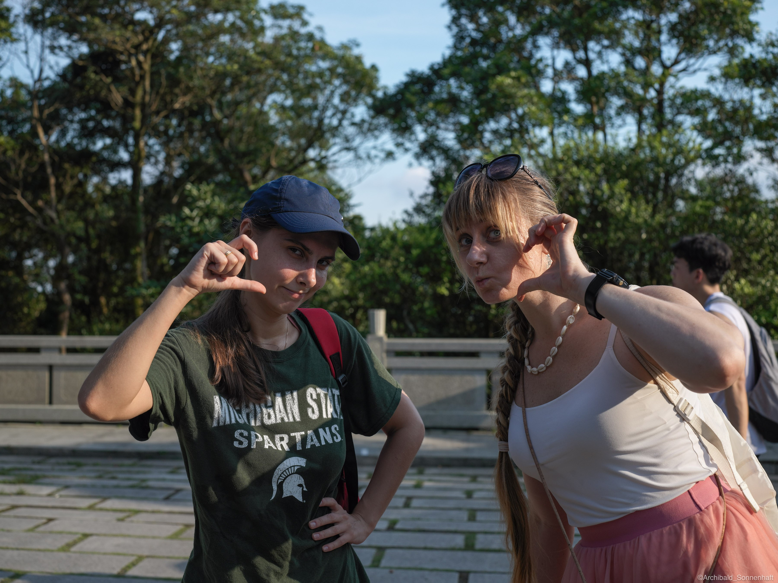 Shenzhen hike. Photographer in Guangzhou, China. Archibald Sonnenhaft