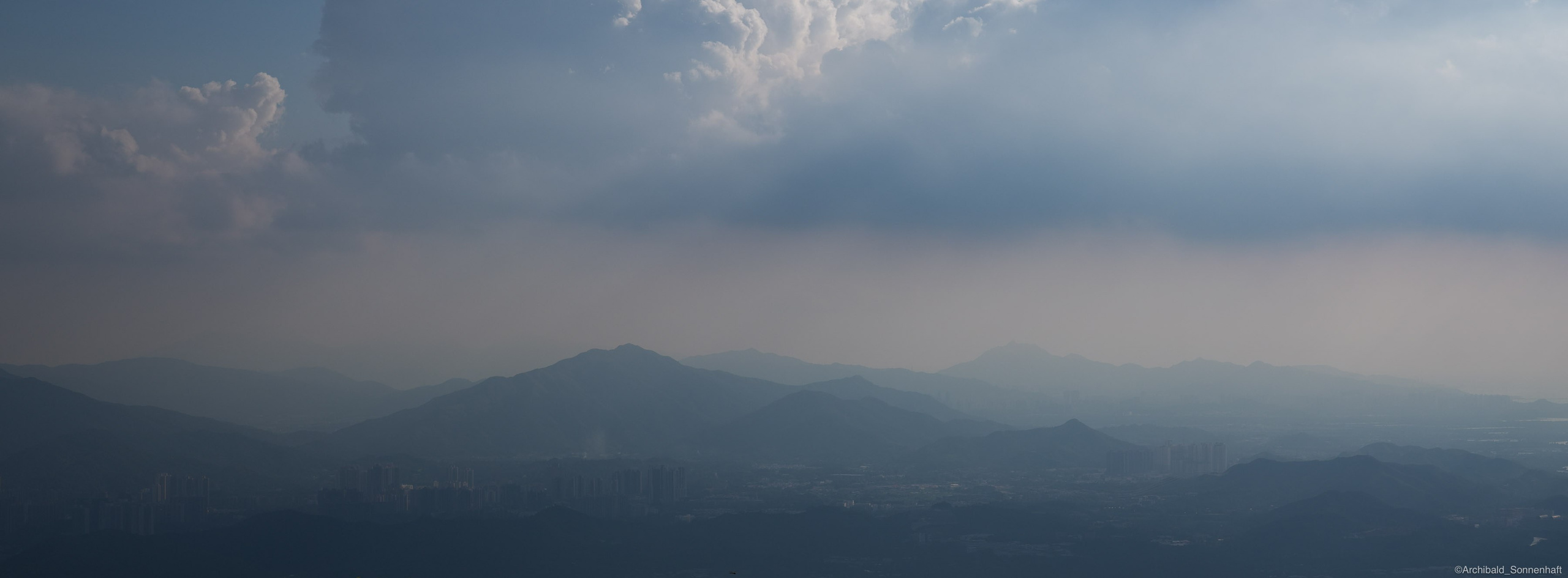 Shenzhen hike. Photographer in Guangzhou, China. Archibald Sonnenhaft