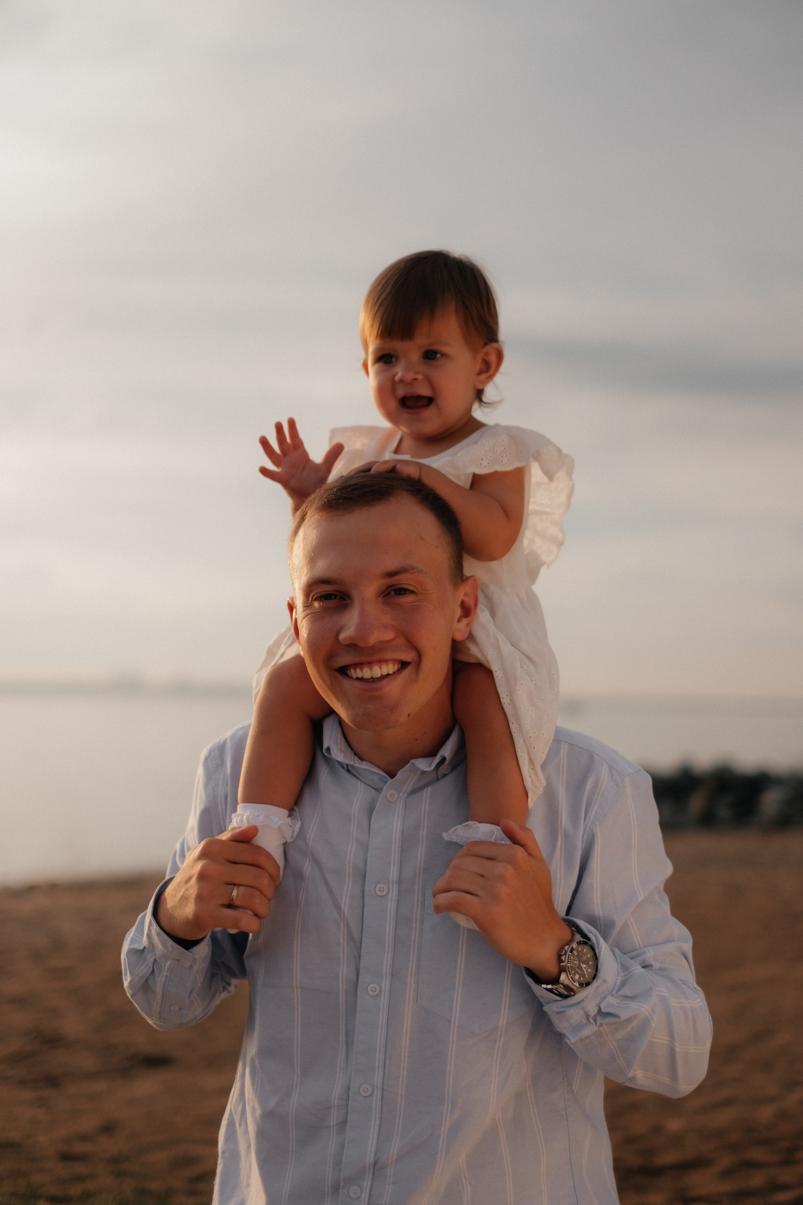 Алина, Ярослав и Тая на берегу. Фотограф в Новосибирске Диана Ильиных