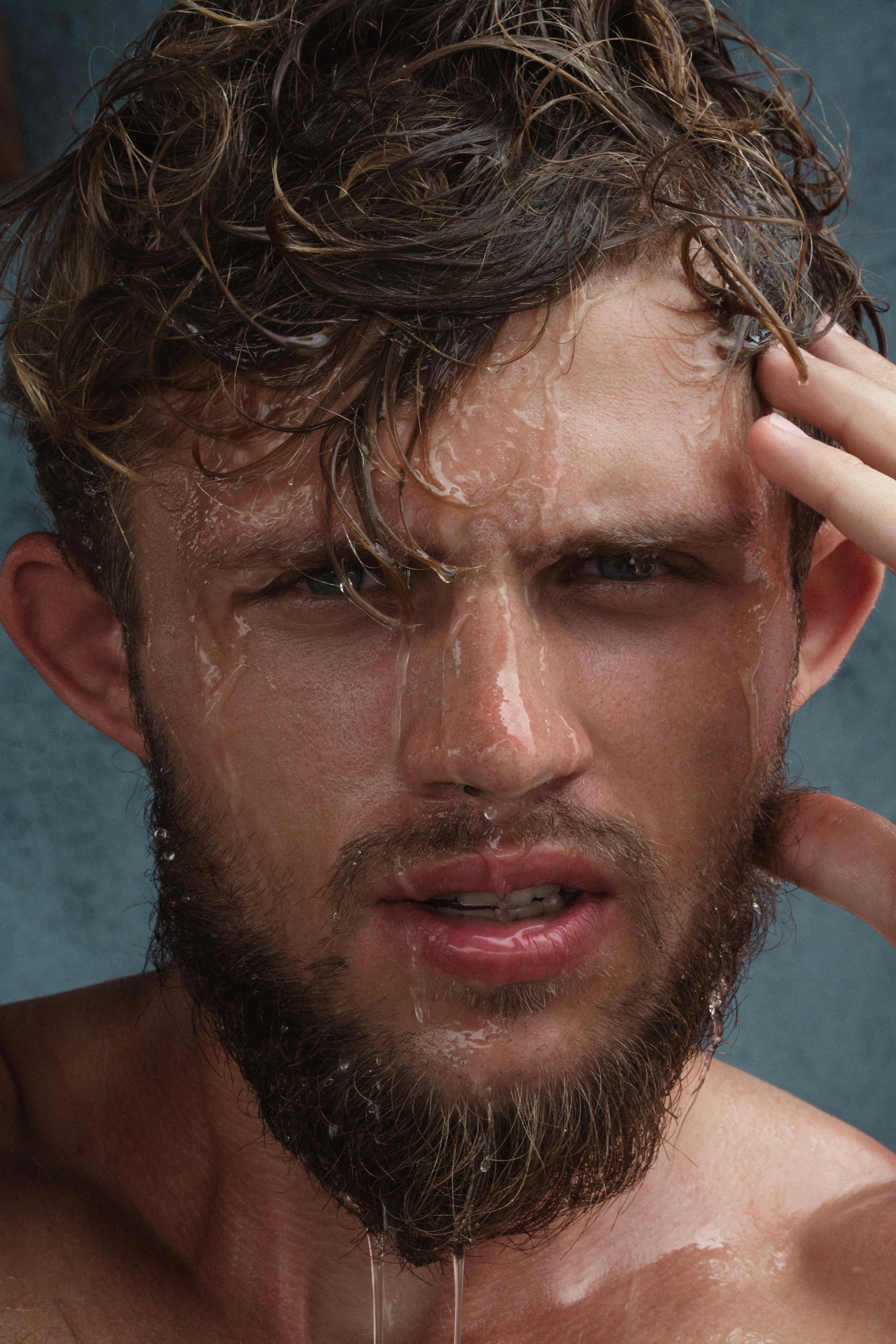 Парни. Меня зовут Аня, я фотограф в Москве