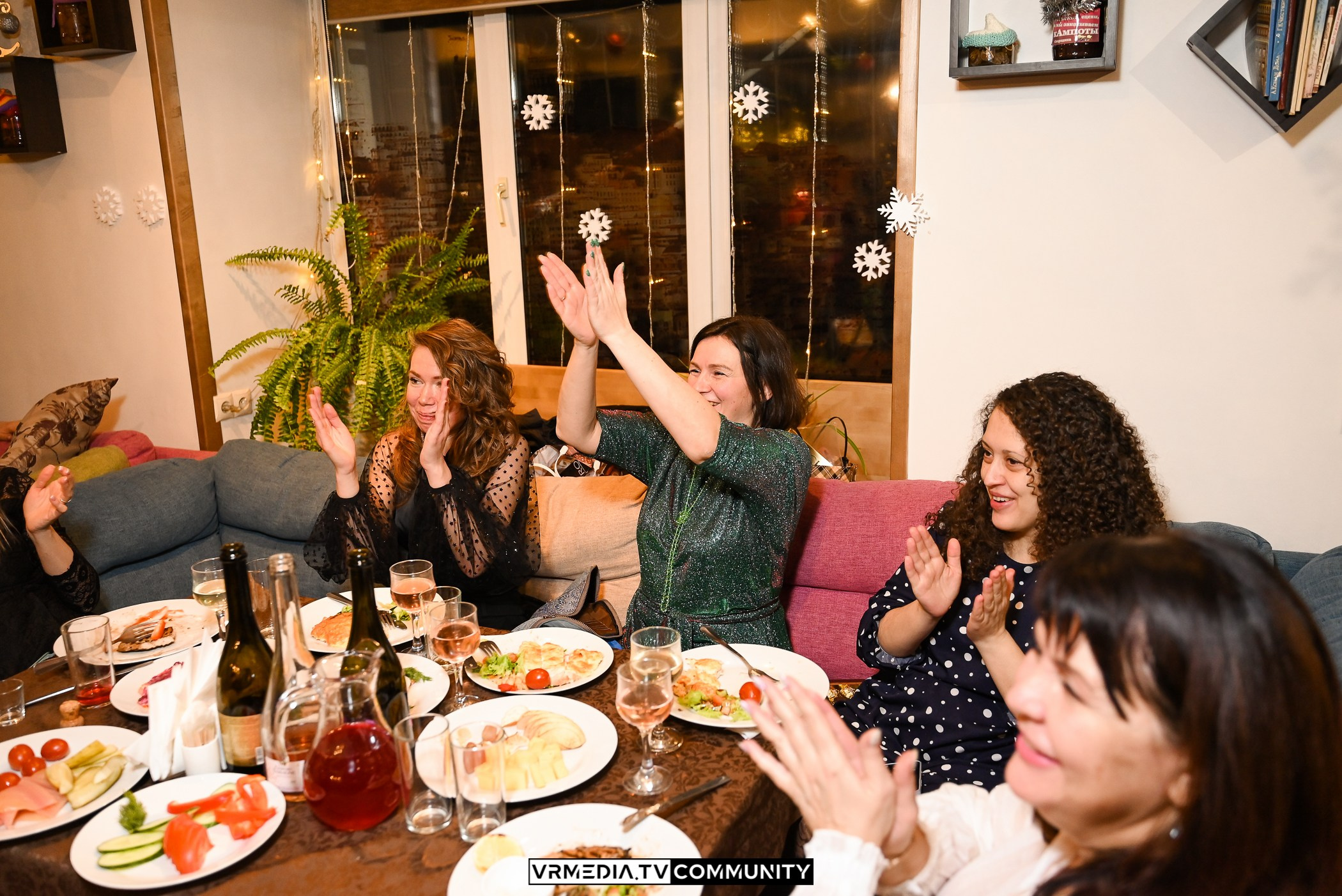 Новогодний вечер в кафе «КАмпот»