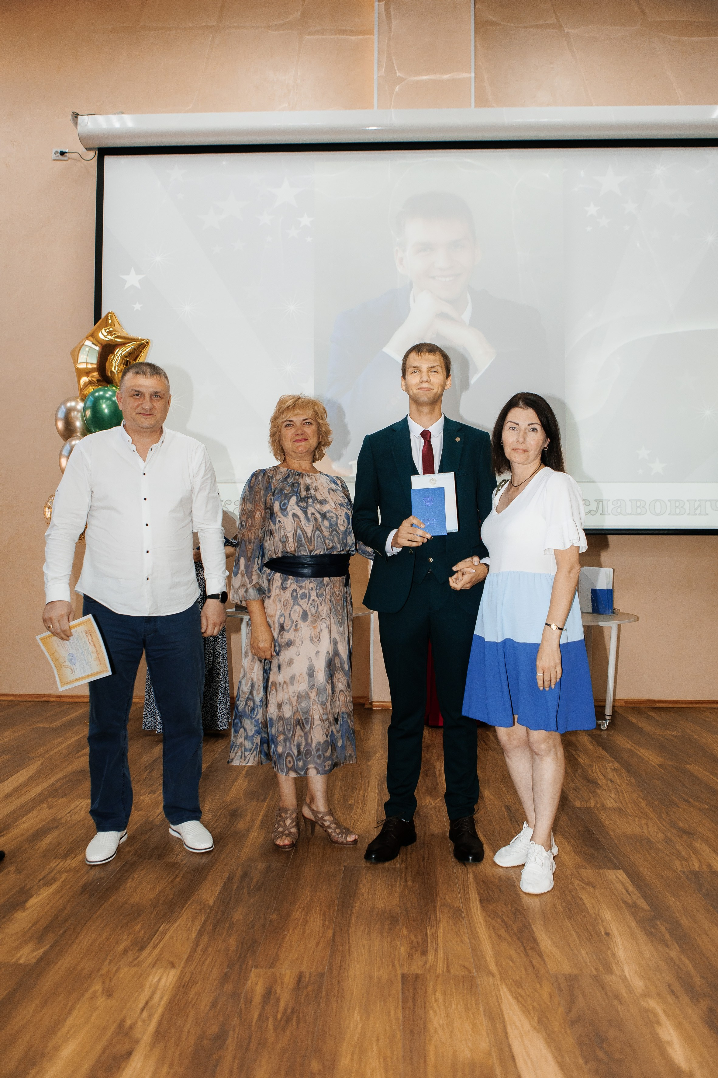 Выпускной Гимназия 12 2024 г. Свадебный и портретный Фотограф в Липецке Дмитрий Котюков