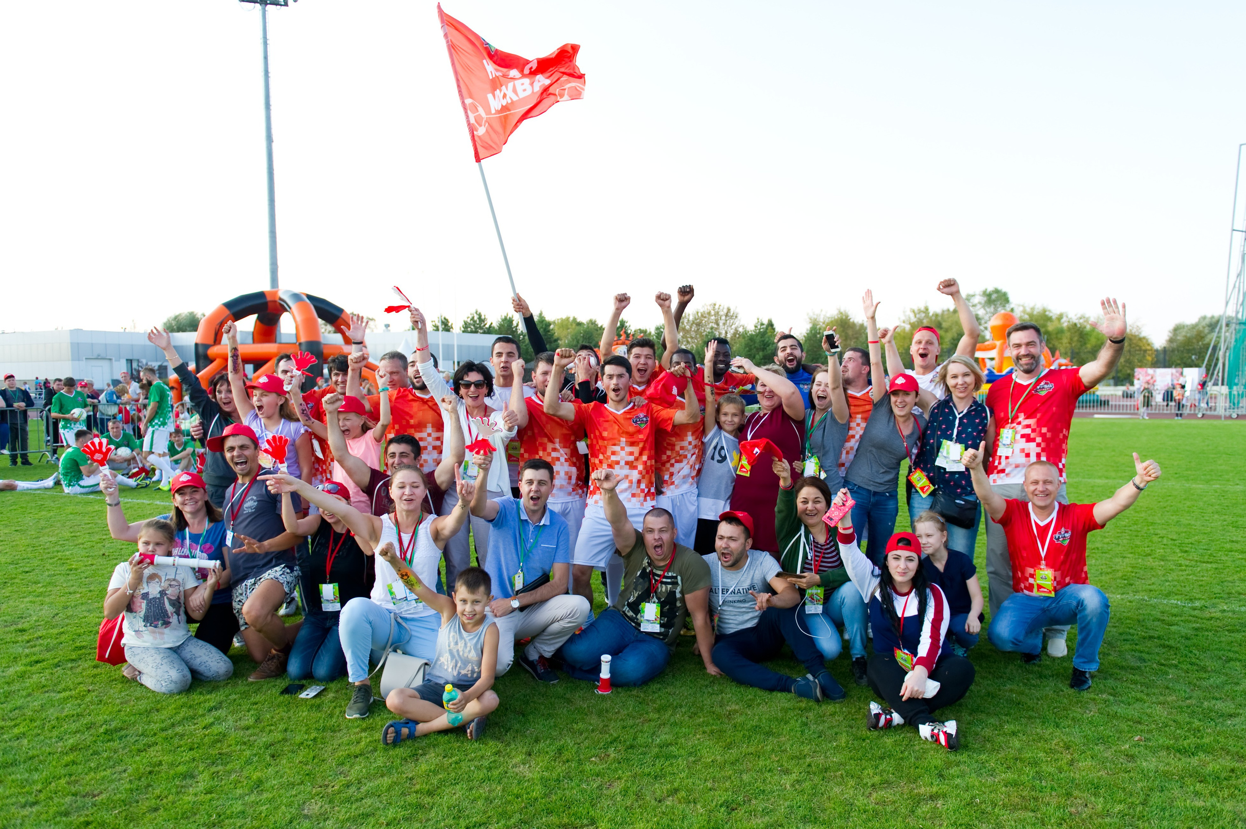 Турбофутбол (корпоративное соревнование «Пятерочки»). Репортажный фотограф и видеограф Слава Думчев. Тимбилдинги, отчетники, корпоративы