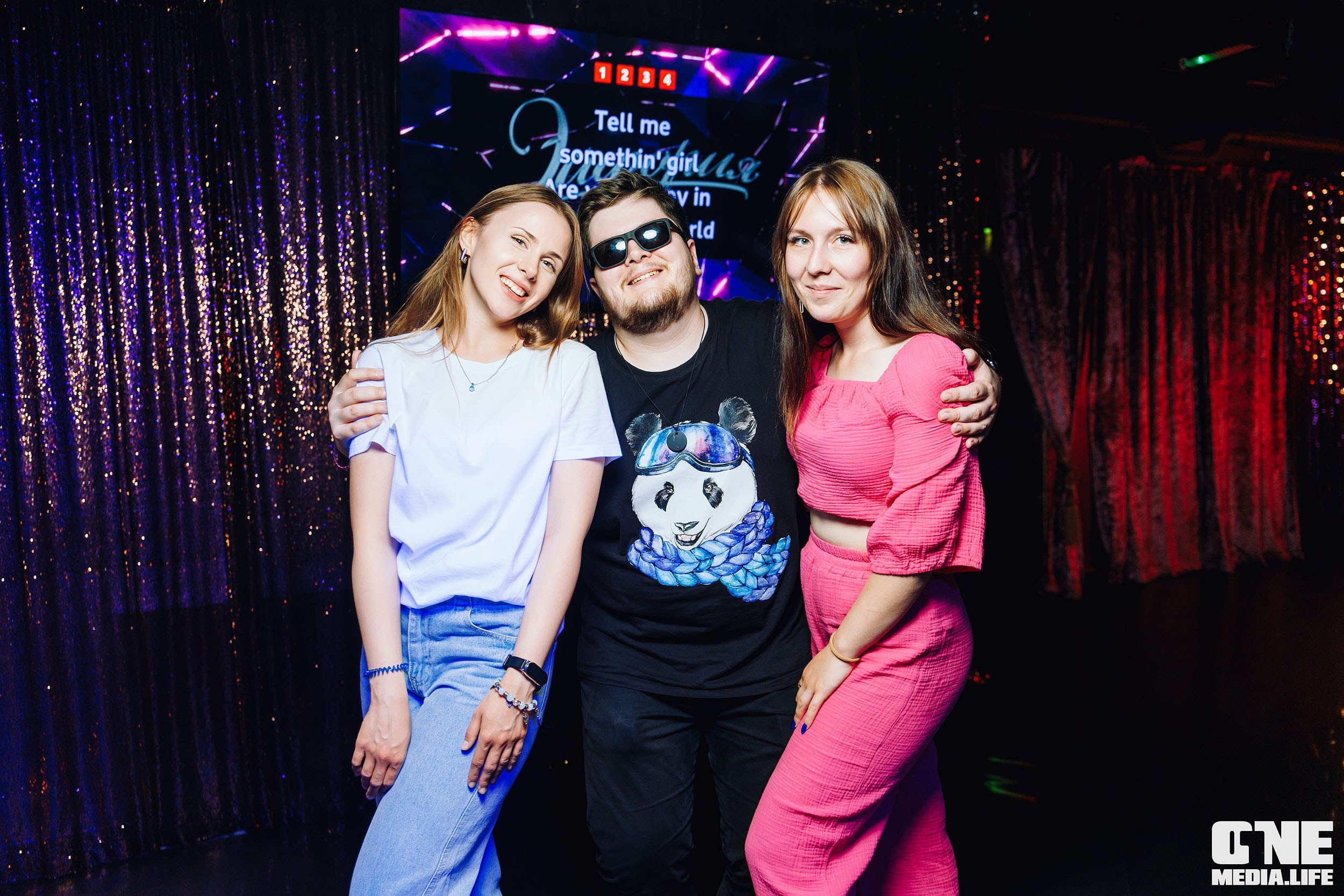 Фоторепортаж из караоке-клуба Эйфория. One Media Life: фоторепортажи, фотоотчеты с мероприятий и заведений