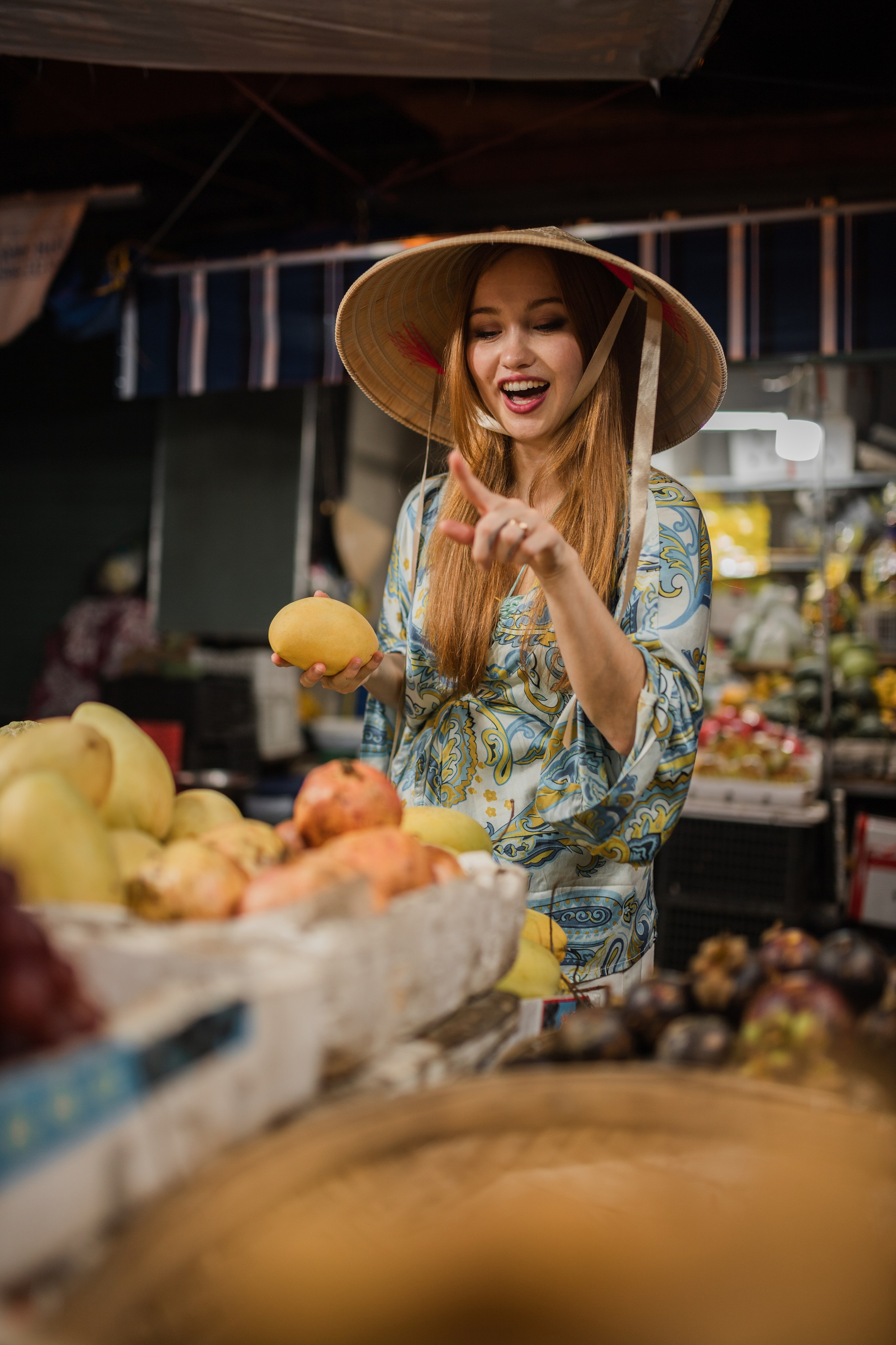 Елизавета на улицах Вьетнама. Главная