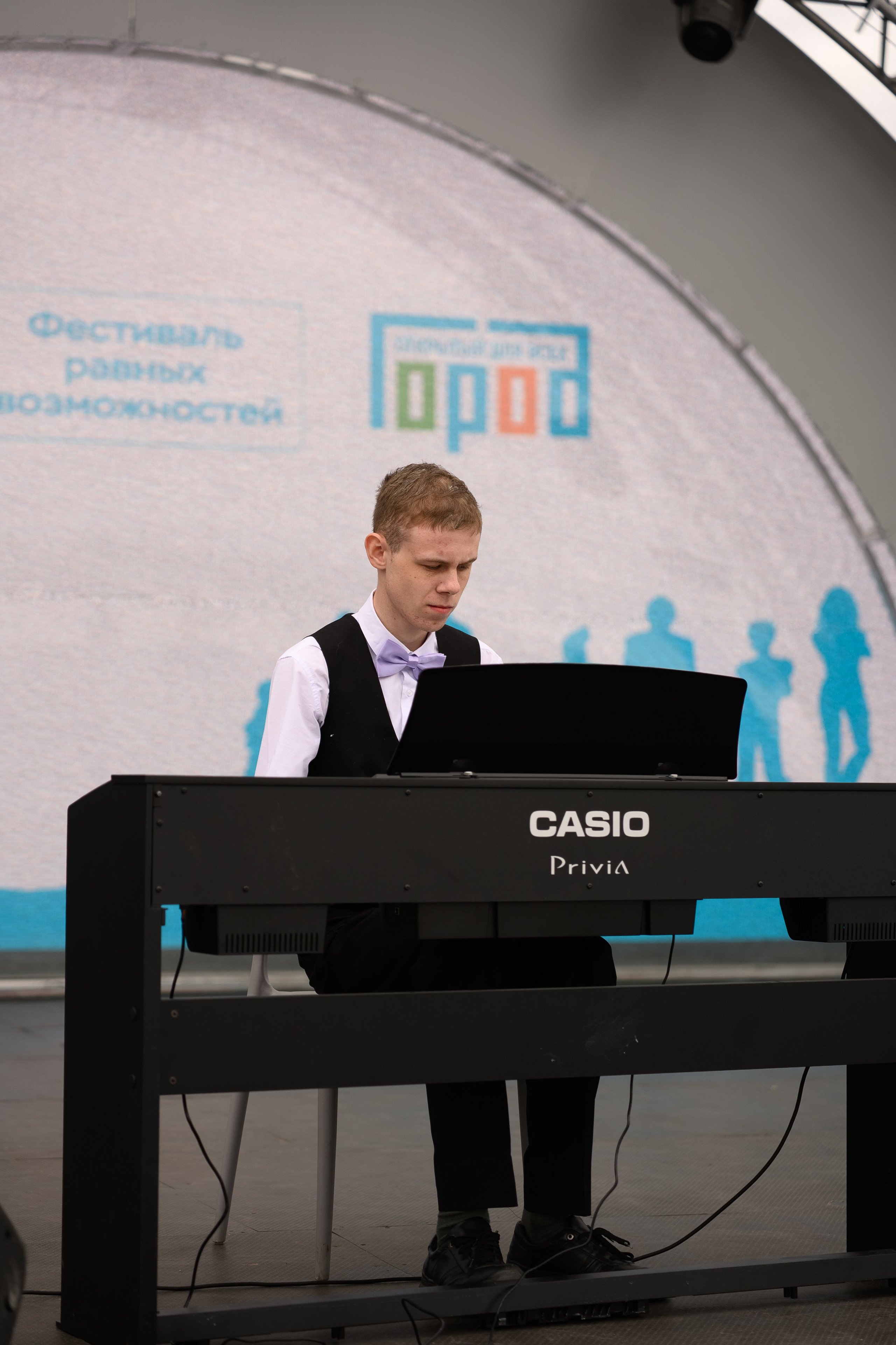 Репортажная съемка концертной программы фестиваля «Город открытый для всех» в Казани с участием музыкантов