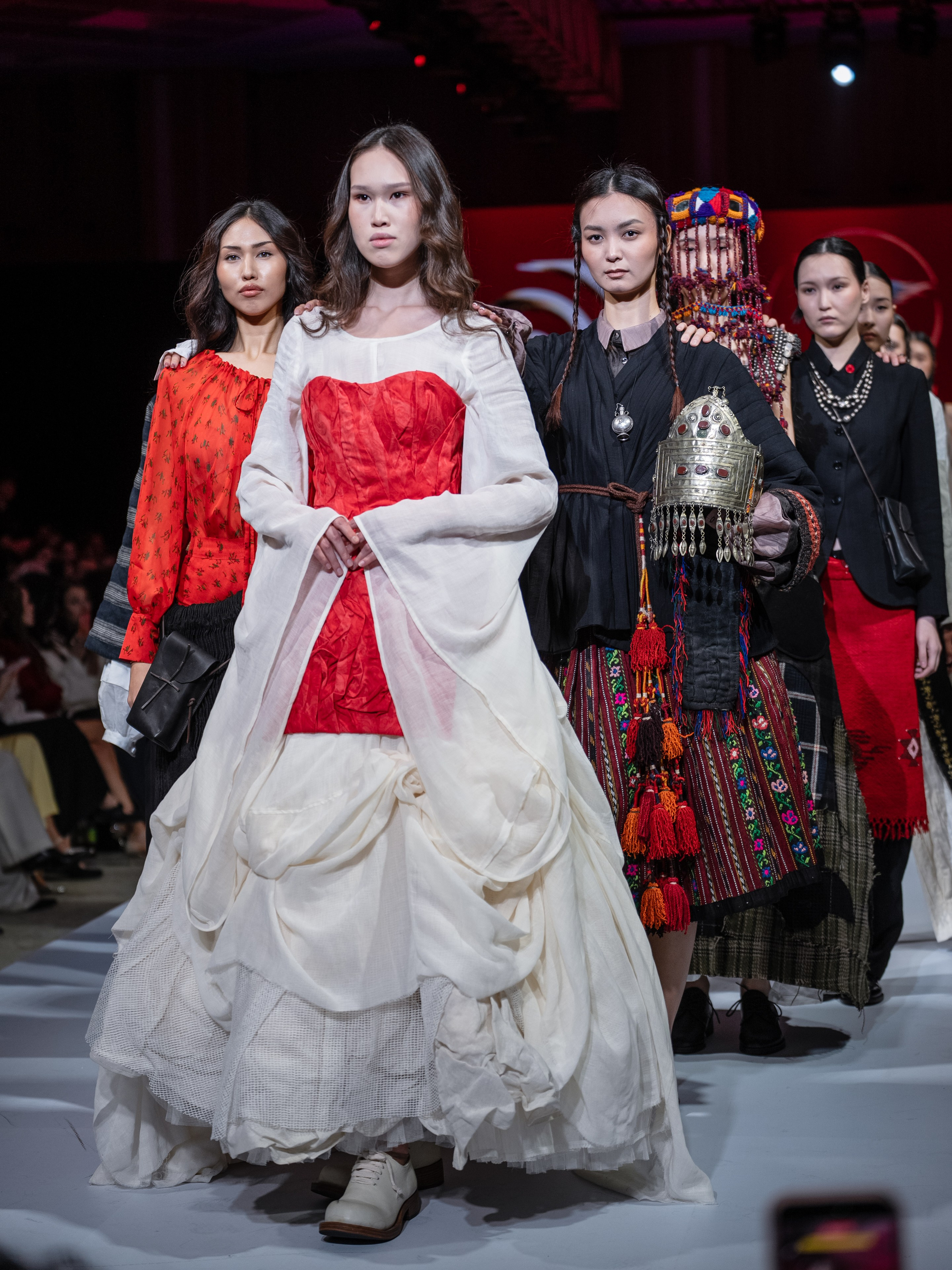 EURASIAN FASHION WEEK Reberth. Сайт Алматинского НЮ АРТ, будуар и фэшн фотографа Дениса Карпенко