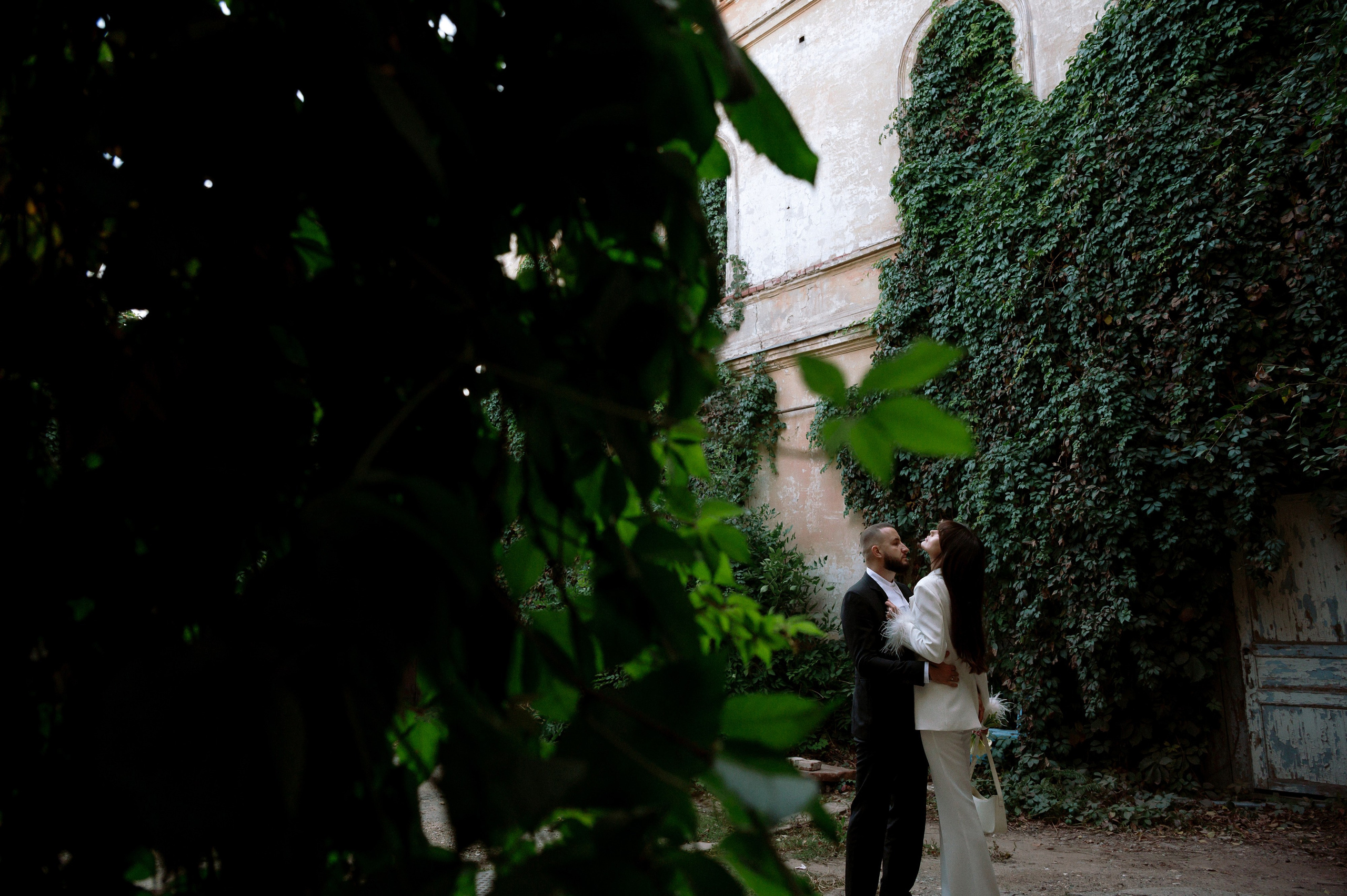 Astrakhan street wedding. Wedding photographer