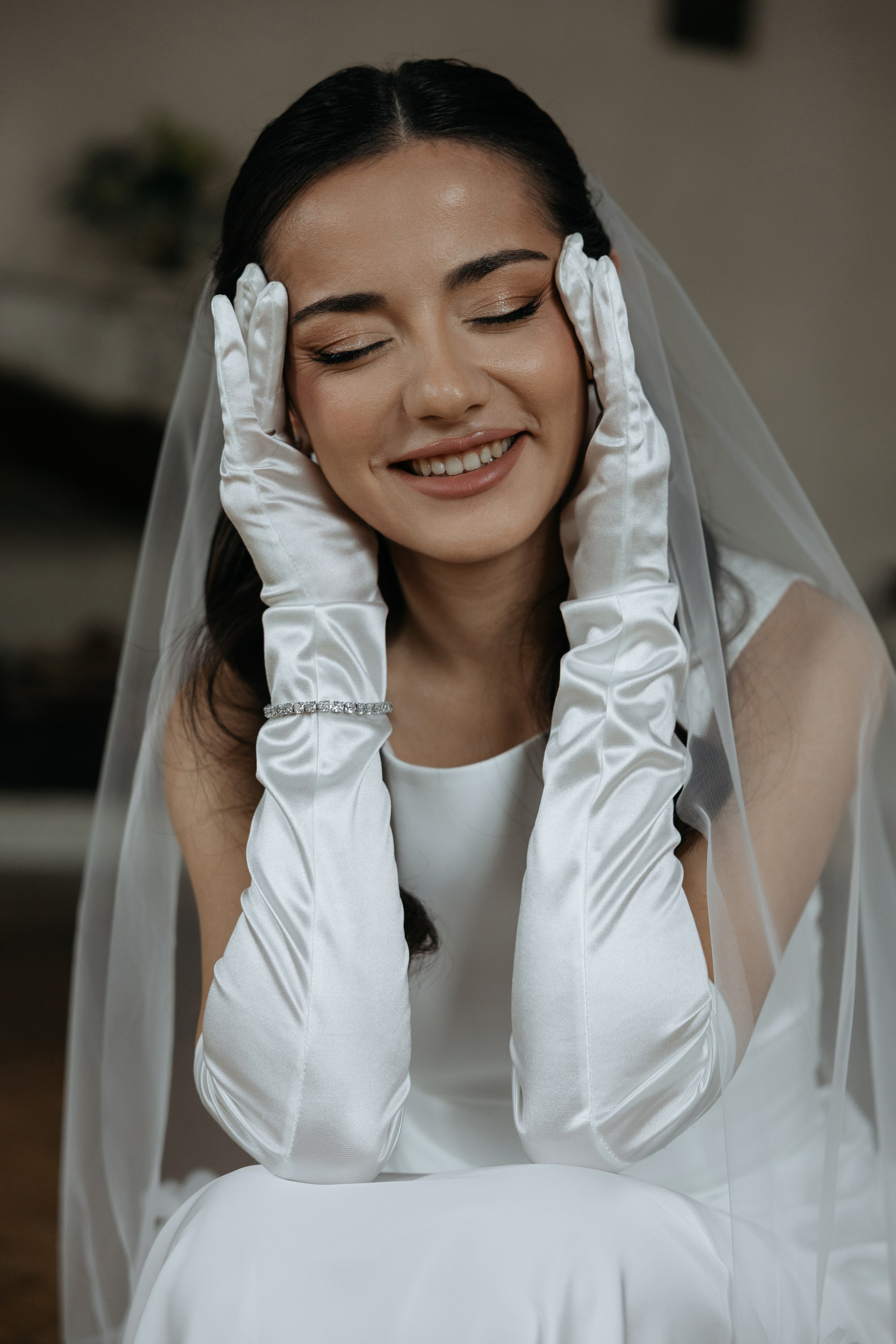 Роспись в Кутузовском ЗАГСе, фотосессия в Пушкинской библиотеке и банкет (семейный ужин) в ресторане «Кафе Пушкинъ». Свадебный фотограф в Москве Полина Лелетко