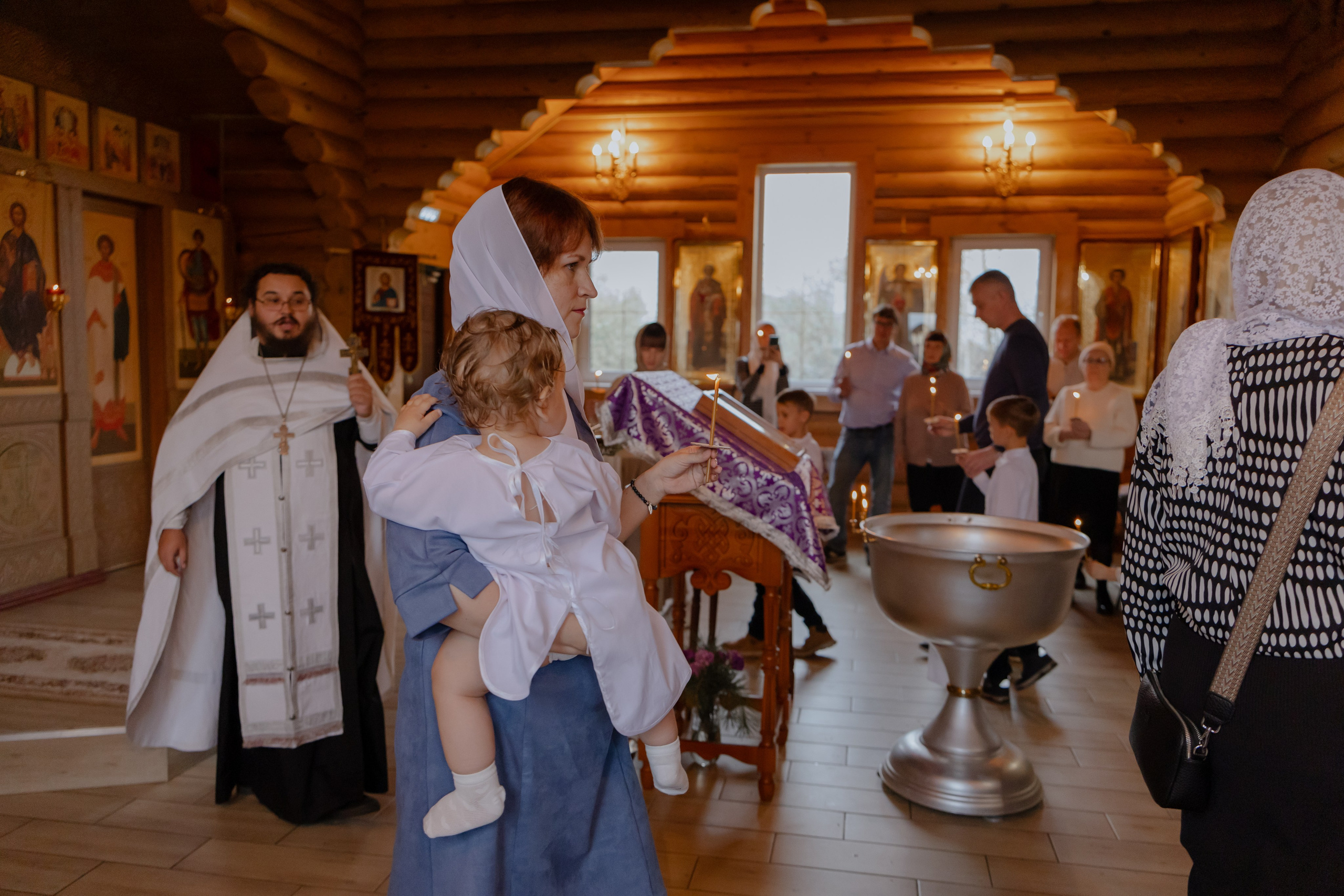 Крещение в храме Георгия Победоносца. Фотограф в Новосибирске Екатерина Васильева