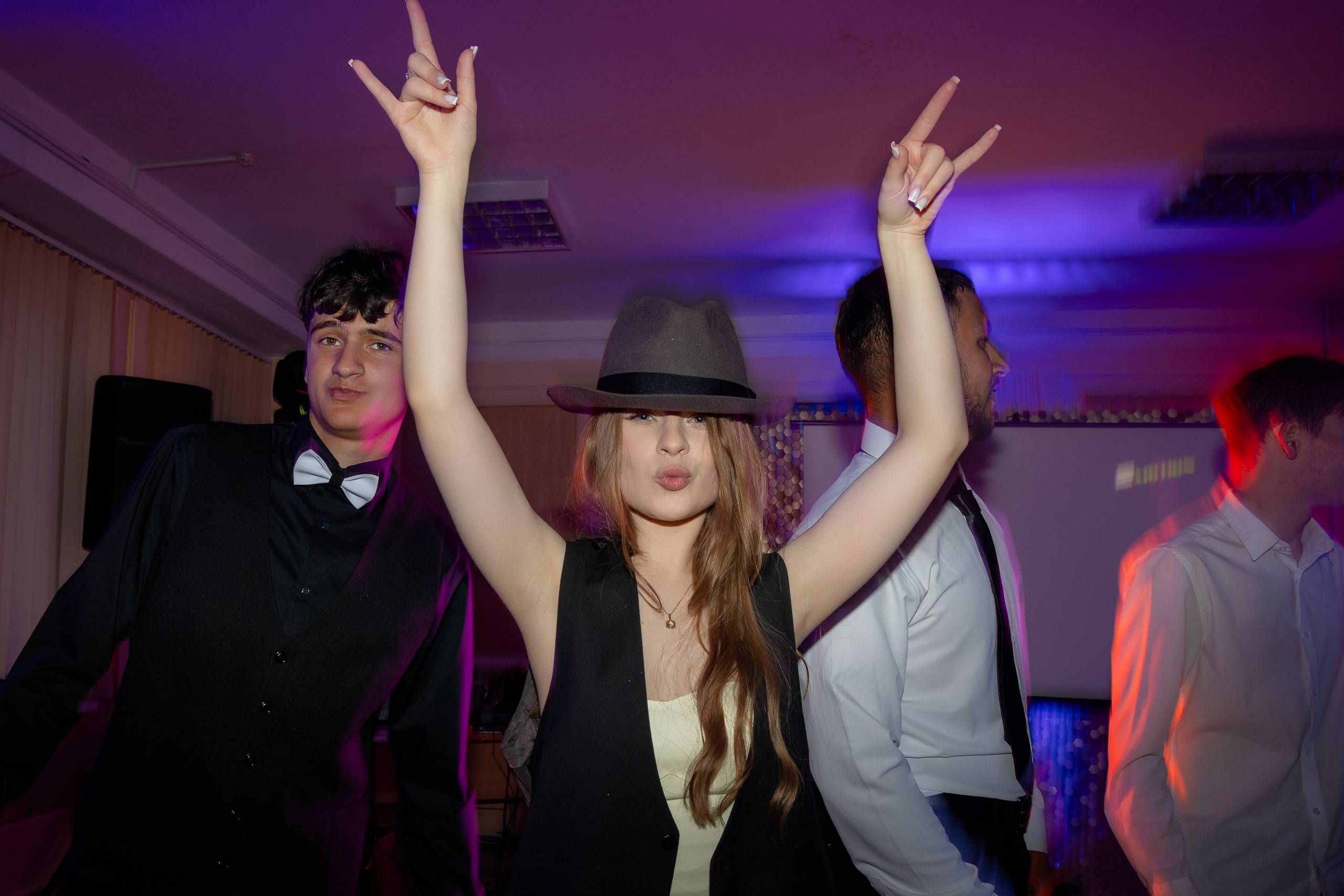 Школьный выпускной 2024 год в Соколе (Минск). Свадебный фотограф в Минске/Беларуси Сергей Спиридонов