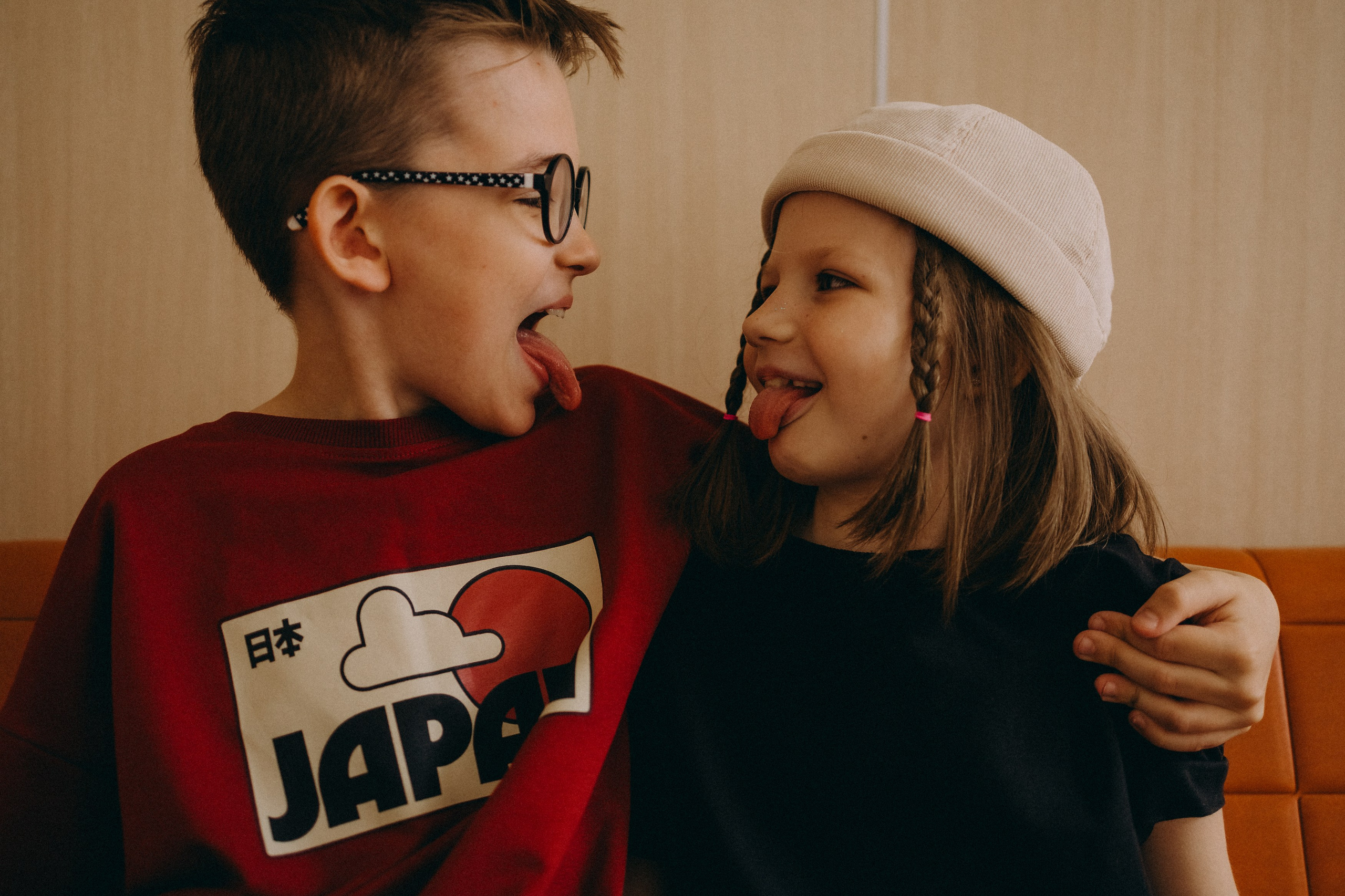 Таня, Костя, Стеша. Главная