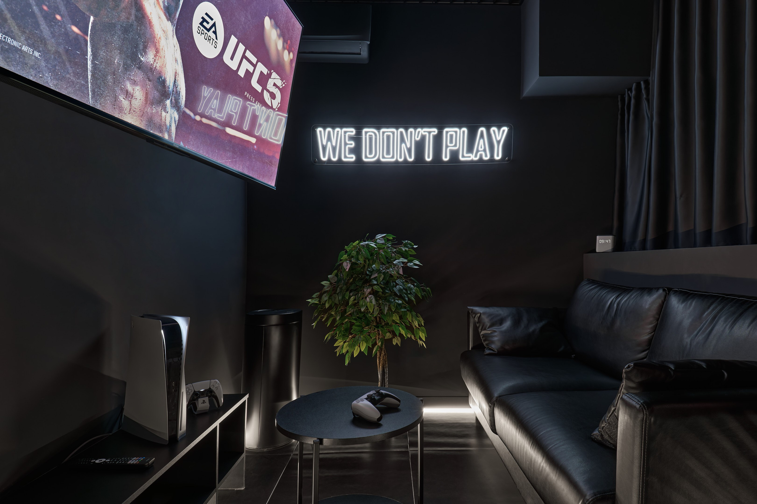 Игровой клуб в Екатеринбурге 1337 LEET. Интерьерный фотограф. Фотограф архитектуры