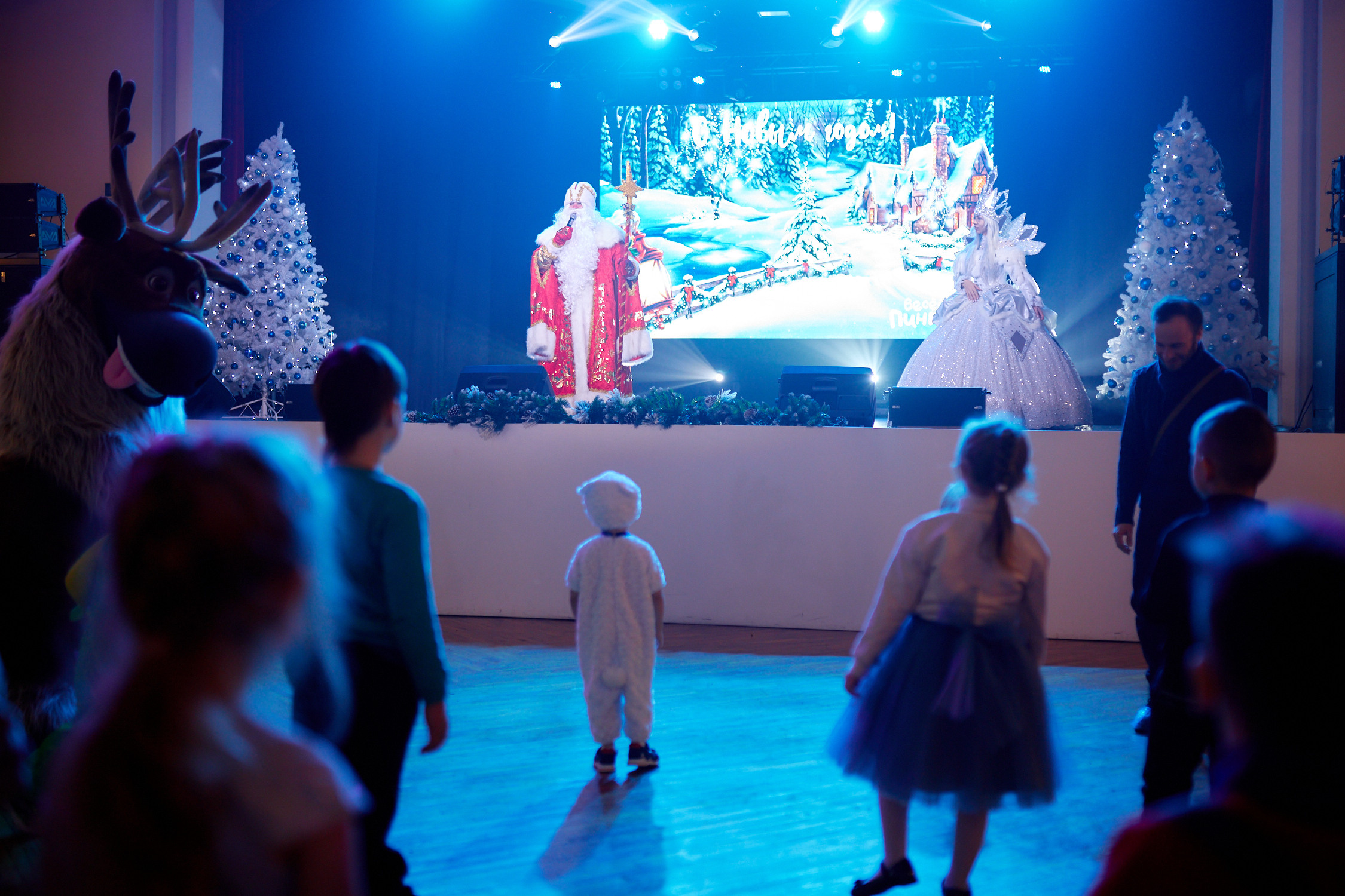 Новогодние утренники ДВФУ. Репортажный фотограф Владивосток Анастасия Сокольникова