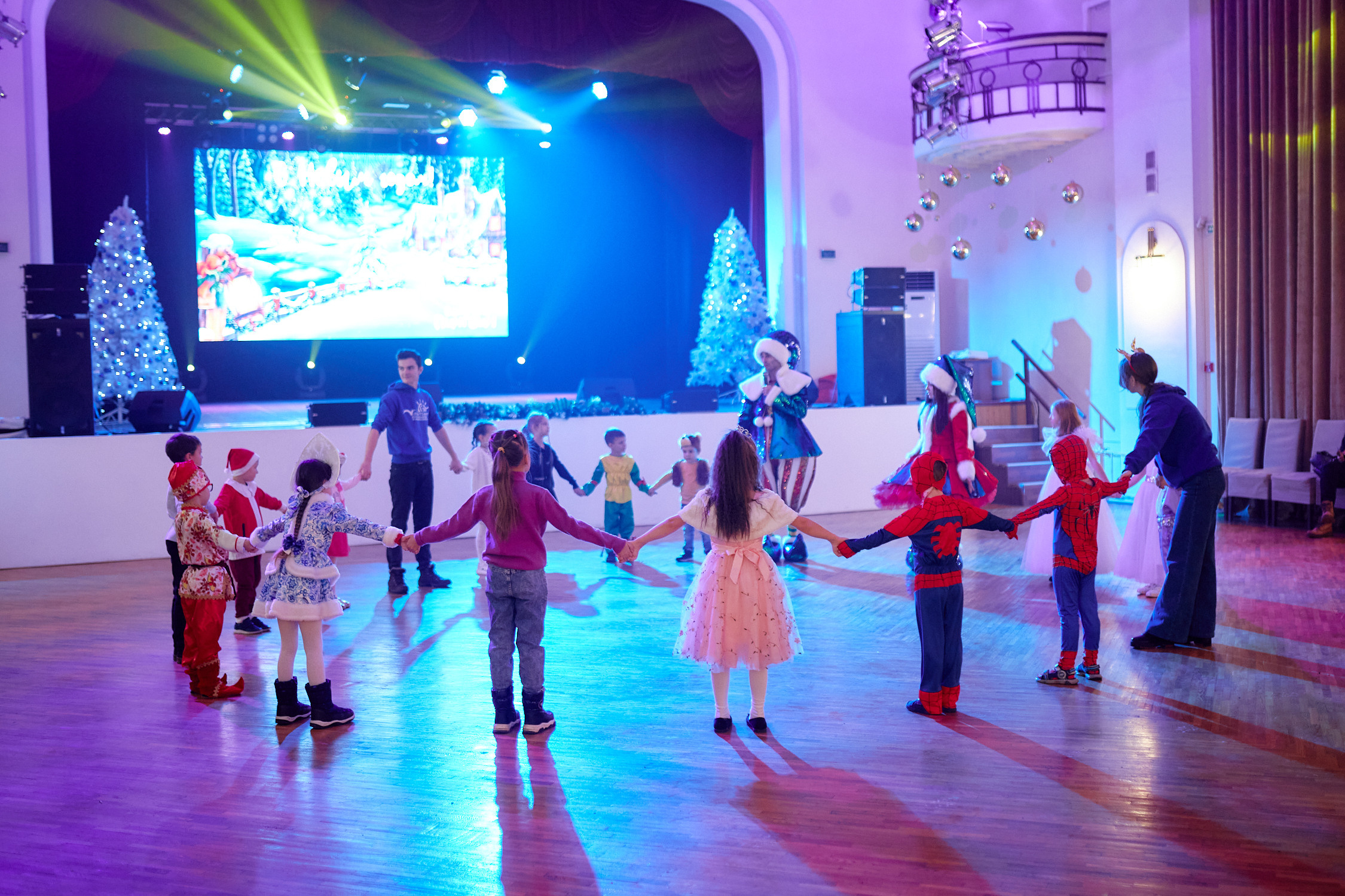 Новогодние утренники ДВФУ. Репортажный фотограф Владивосток Анастасия Сокольникова
