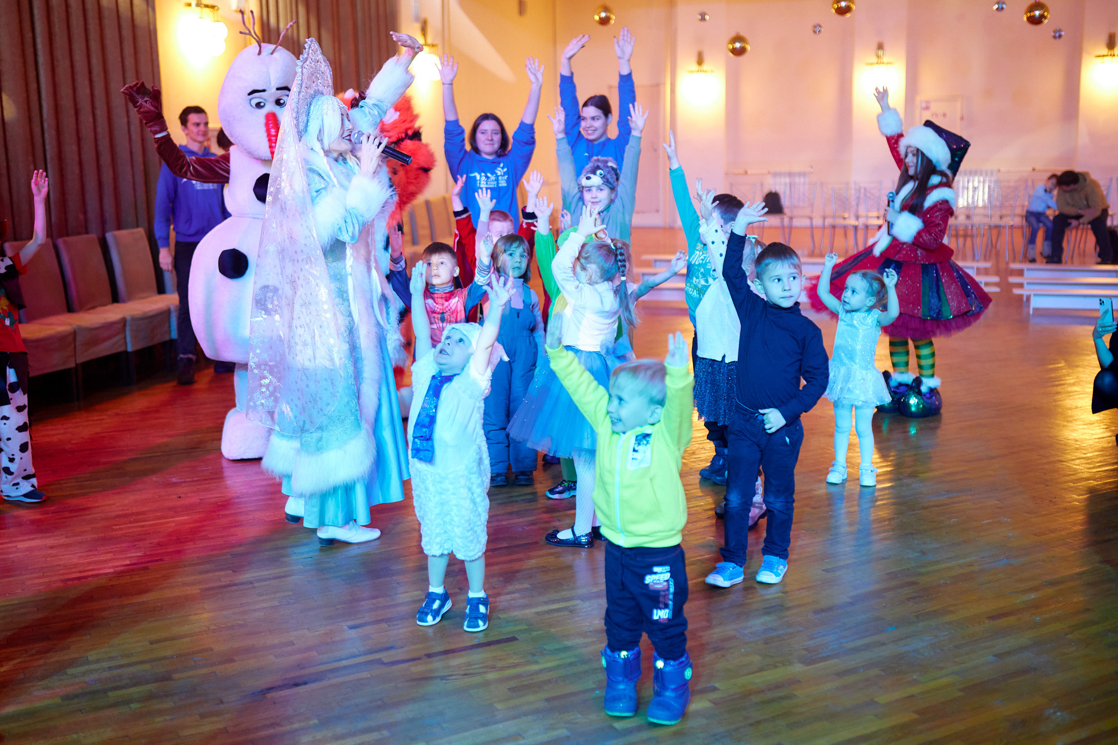 Новогодние утренники ДВФУ. Репортажный фотограф Владивосток Анастасия Сокольникова