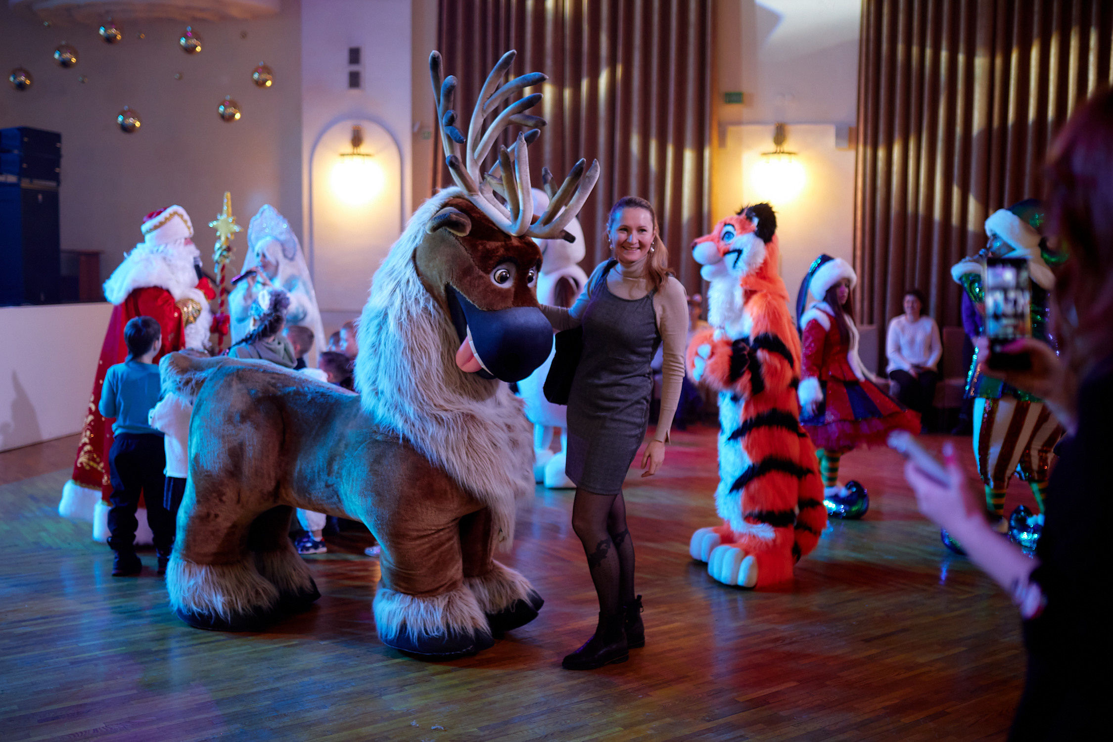 Новогодние утренники ДВФУ. Репортажный фотограф Владивосток Анастасия Сокольникова