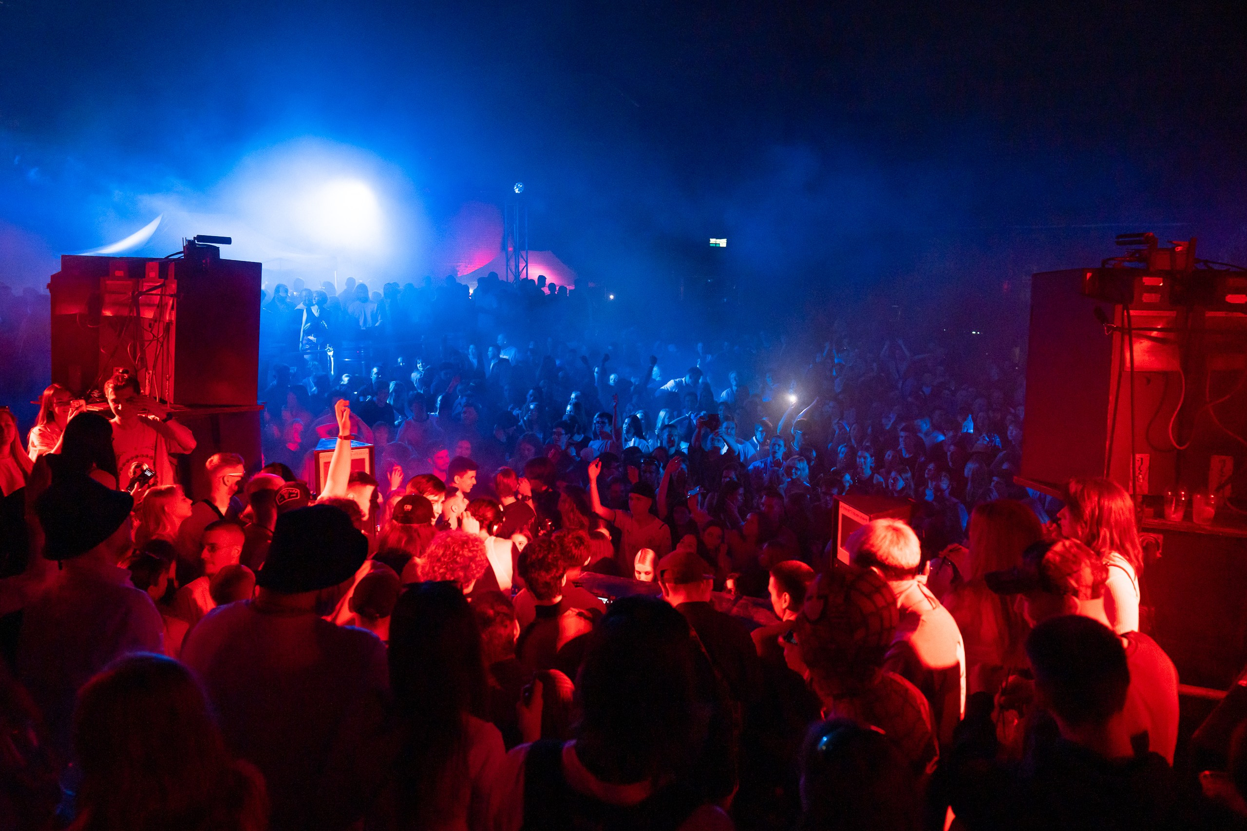 Metro Gorkovskaya Port June 1506. Sunnyman