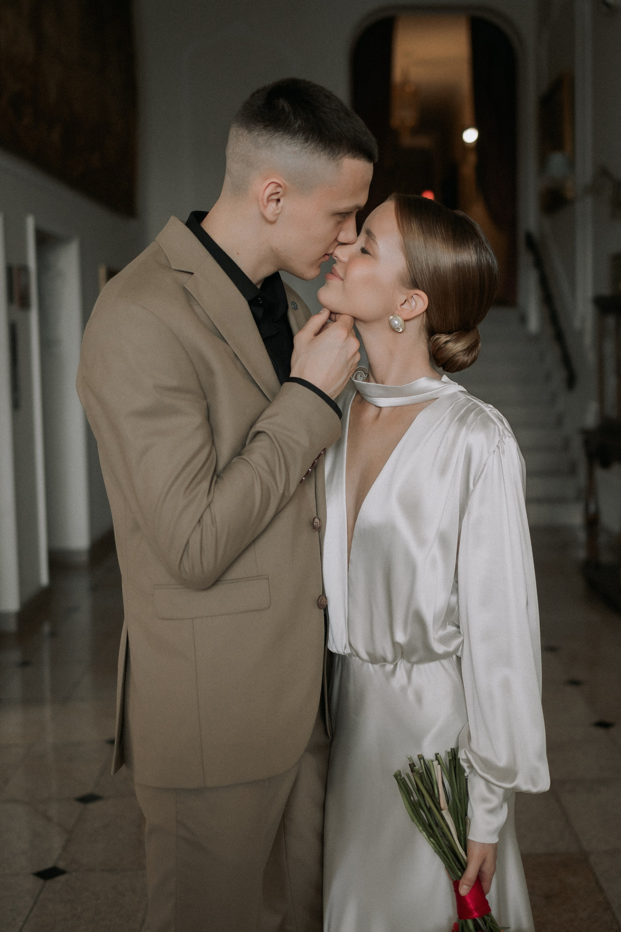 Свадебная прогулка Адель и Артём. Свадебная фотография. Арина Рубах