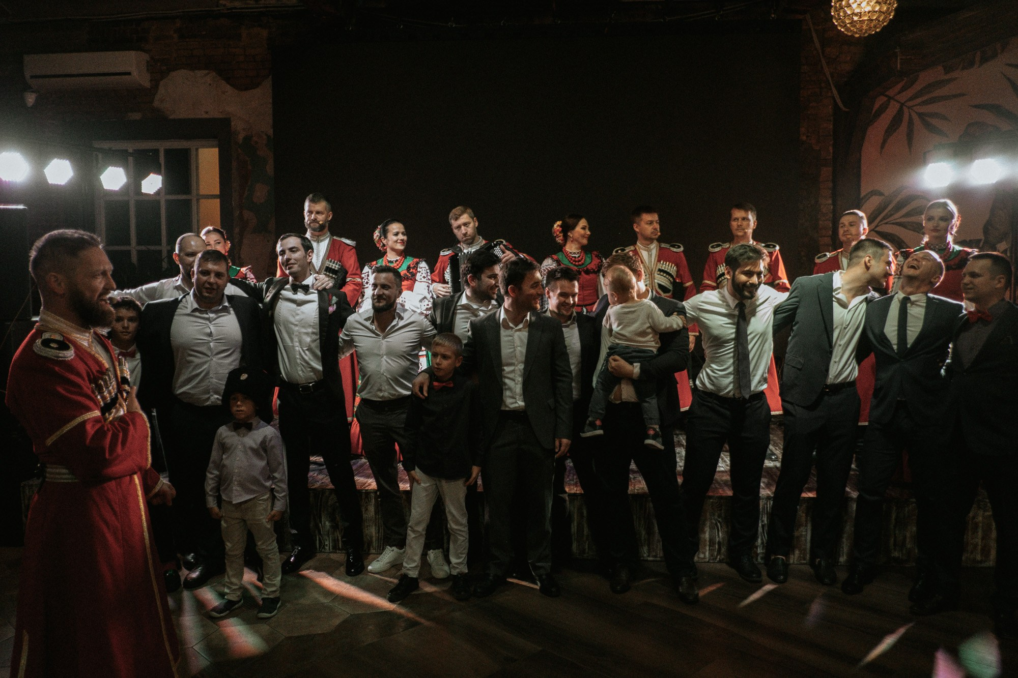 Позовем всех?. Свадебный фотограф Александра Тюлякова