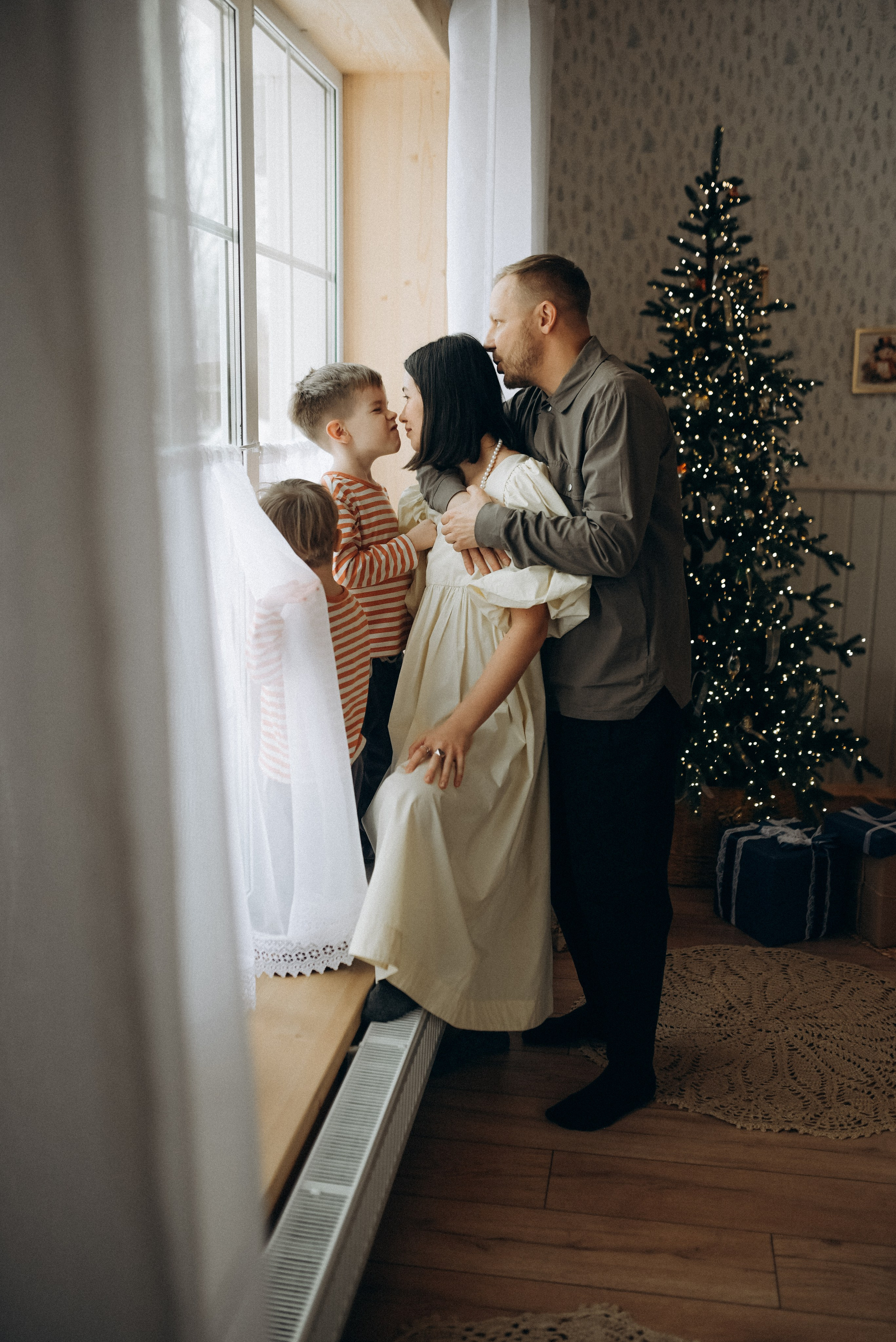 Антон, Маша, Мирон и Корней. Главная