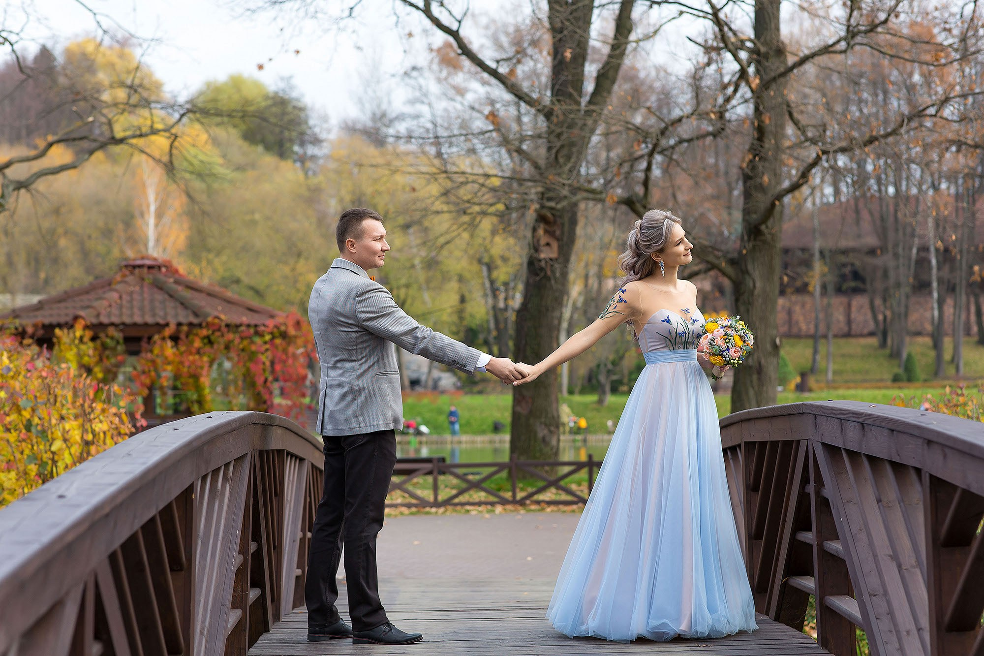 Прогулка, фотосессия жениха и невесты. Свадебная съемка. Фотограф в Москве Валерий Боцман