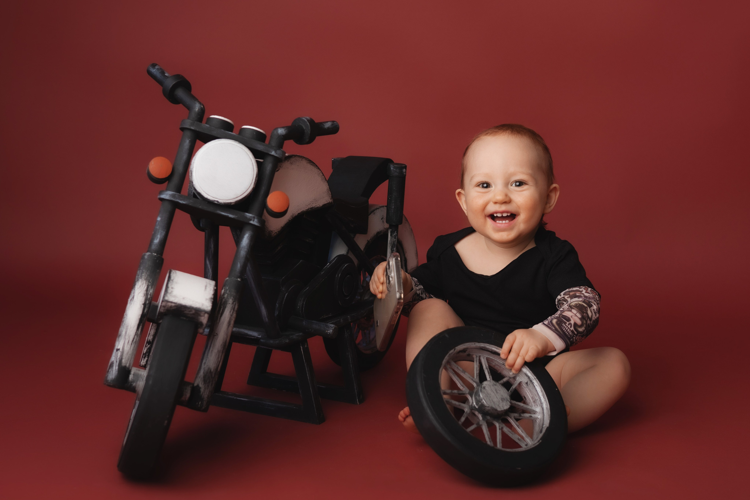 От 9 месяцев  - Фотограф новорожденных: магия детства в каждом снимке. Фотограф новорожденных: волшебные моменты первых дней жизни