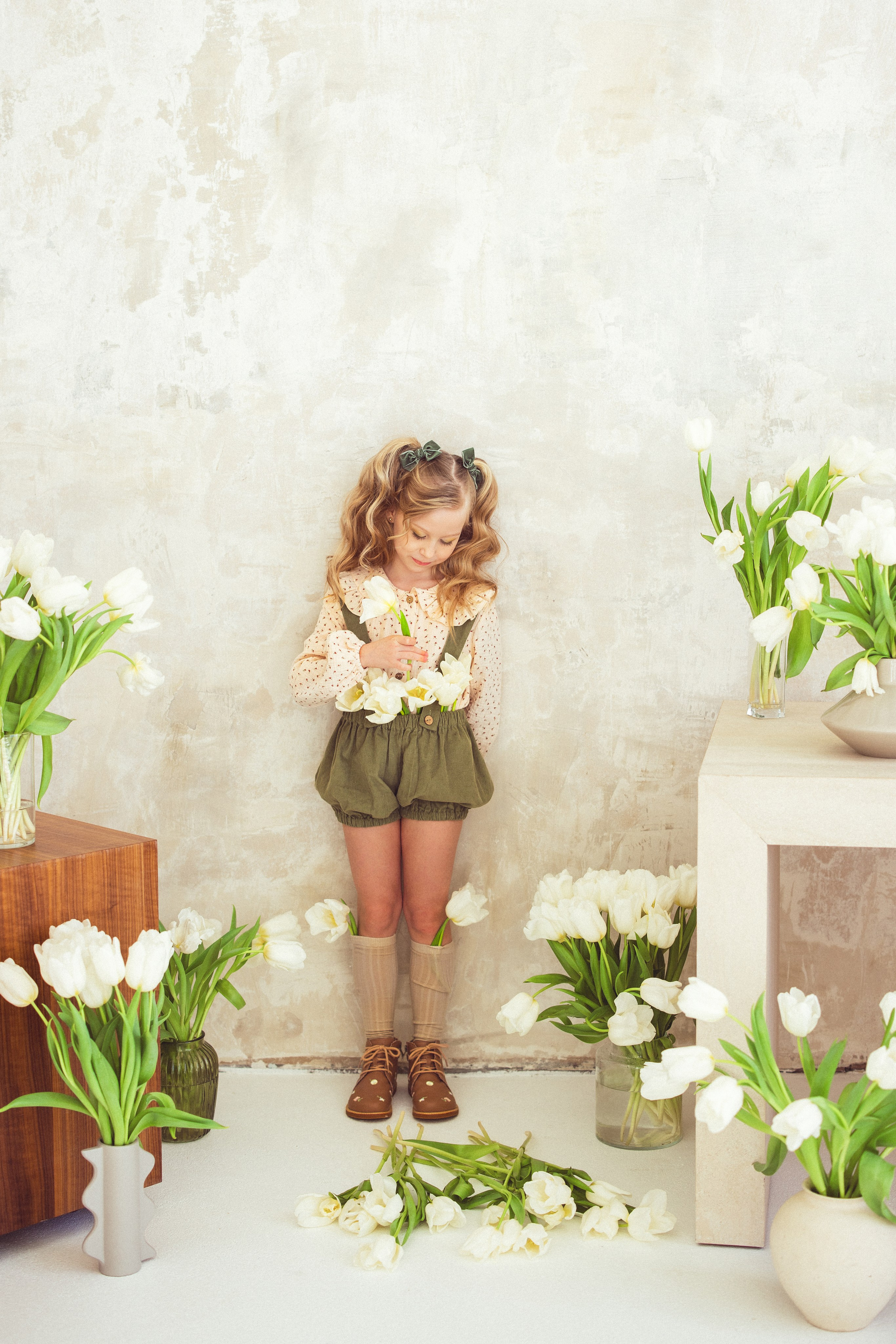 Фотосессия с белыми Тюльпанами, 2024 г. Семейный и детский фотограф в Краснодаре Анна Трашкова