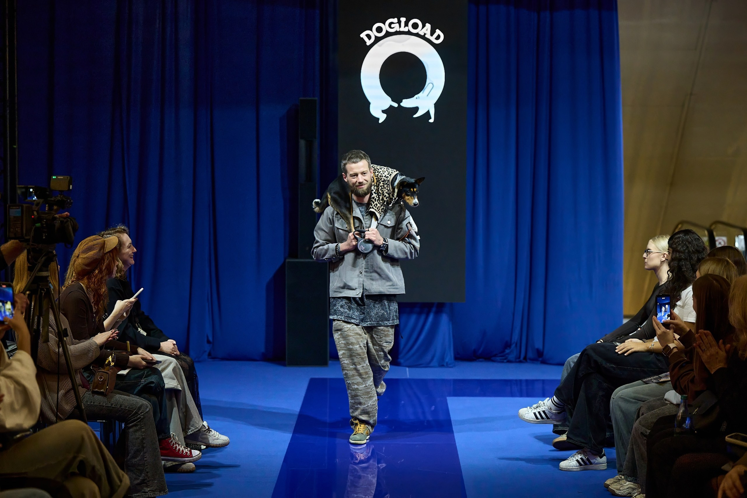 Dogload. Sokol Fashion Week 2025. Дима Бабушкин. Фотограф. Подиум. Репортаж. Творчество. Дорого