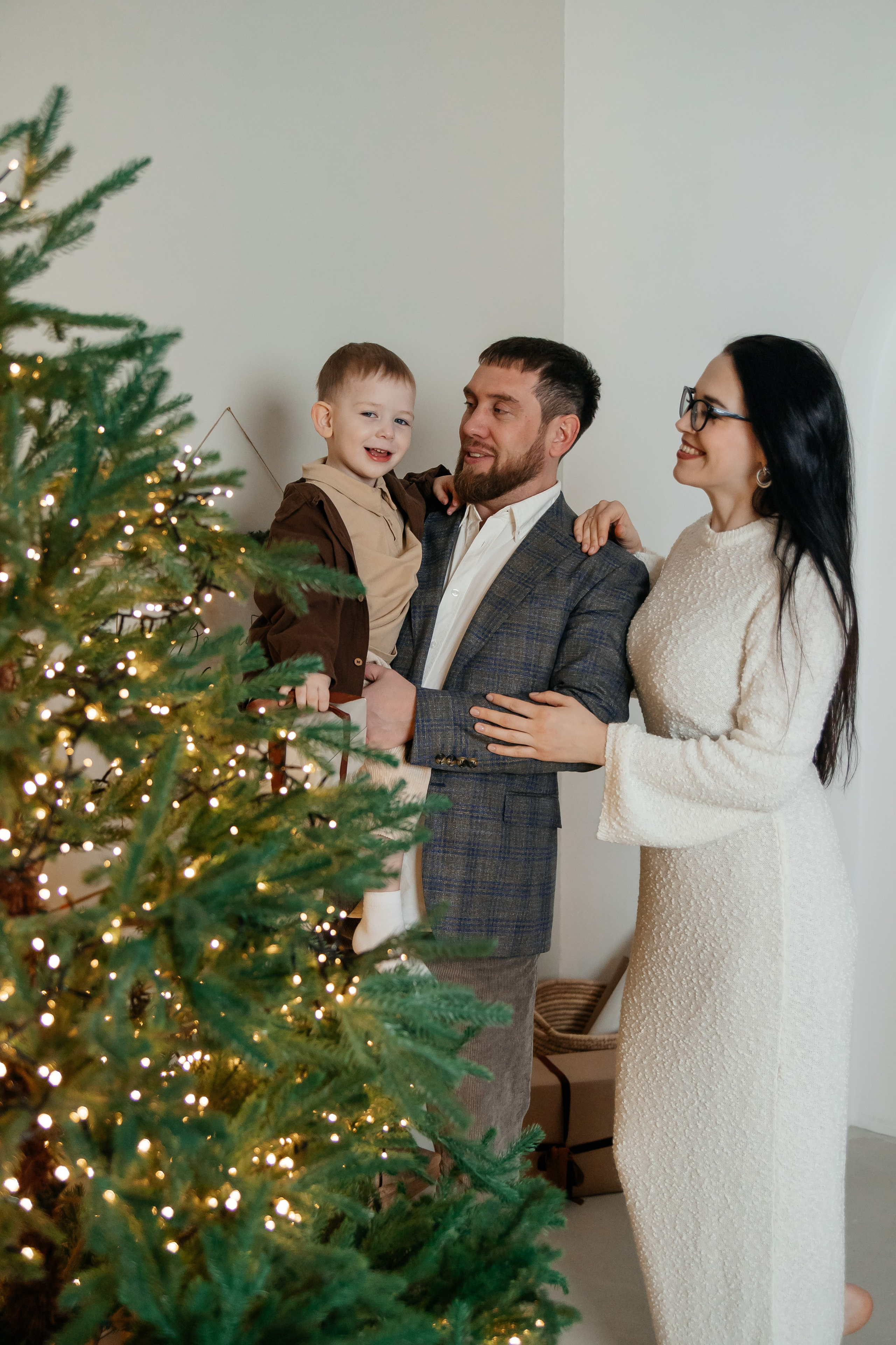 Новогодняя семейная фотосессия в студии. Свадебный, семейный фотограф, контент съёмка. Екатеринбург. Елена Граф
