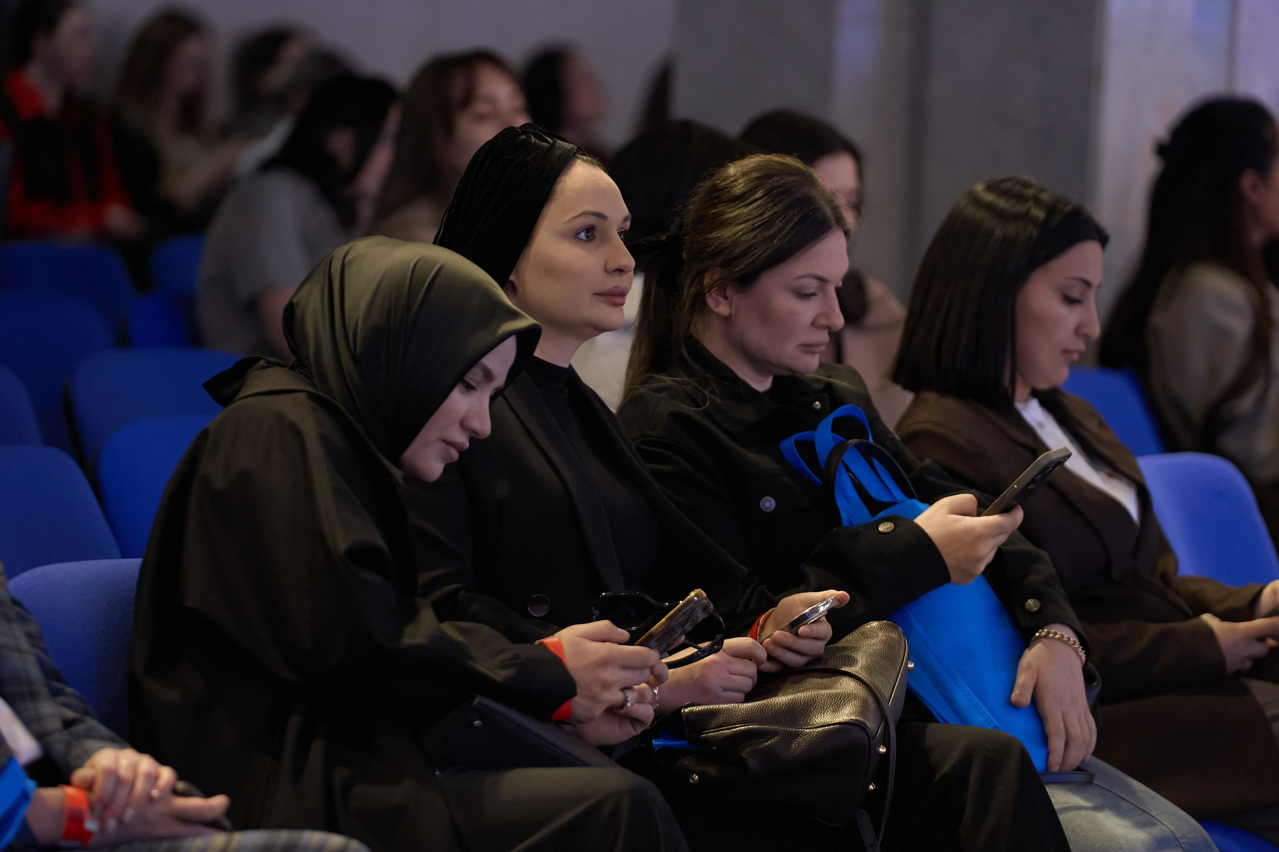 СЛУШАТЕЛИ. PRO-AGELESS